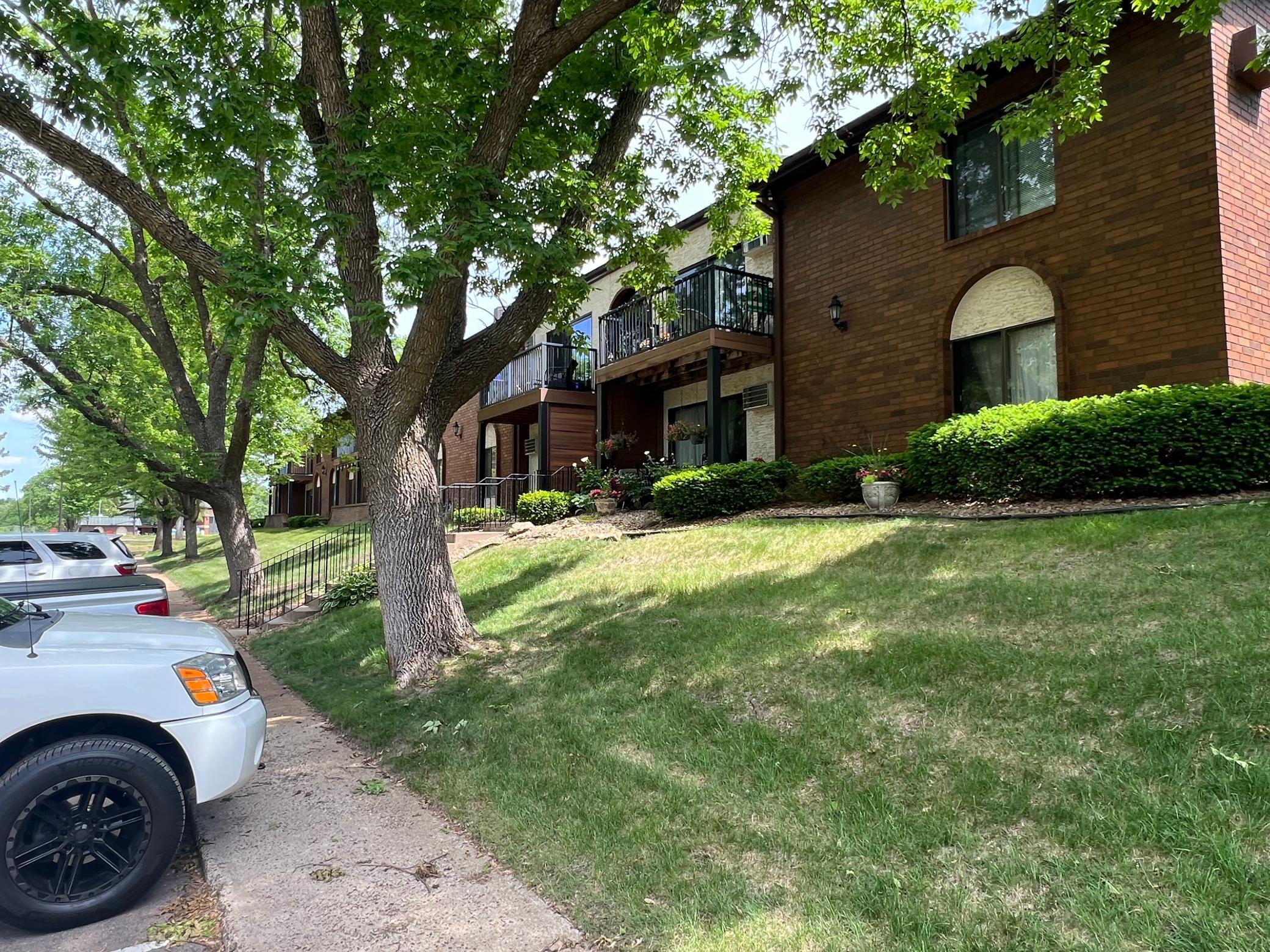 7300 York Avenue S Unit: 2063
