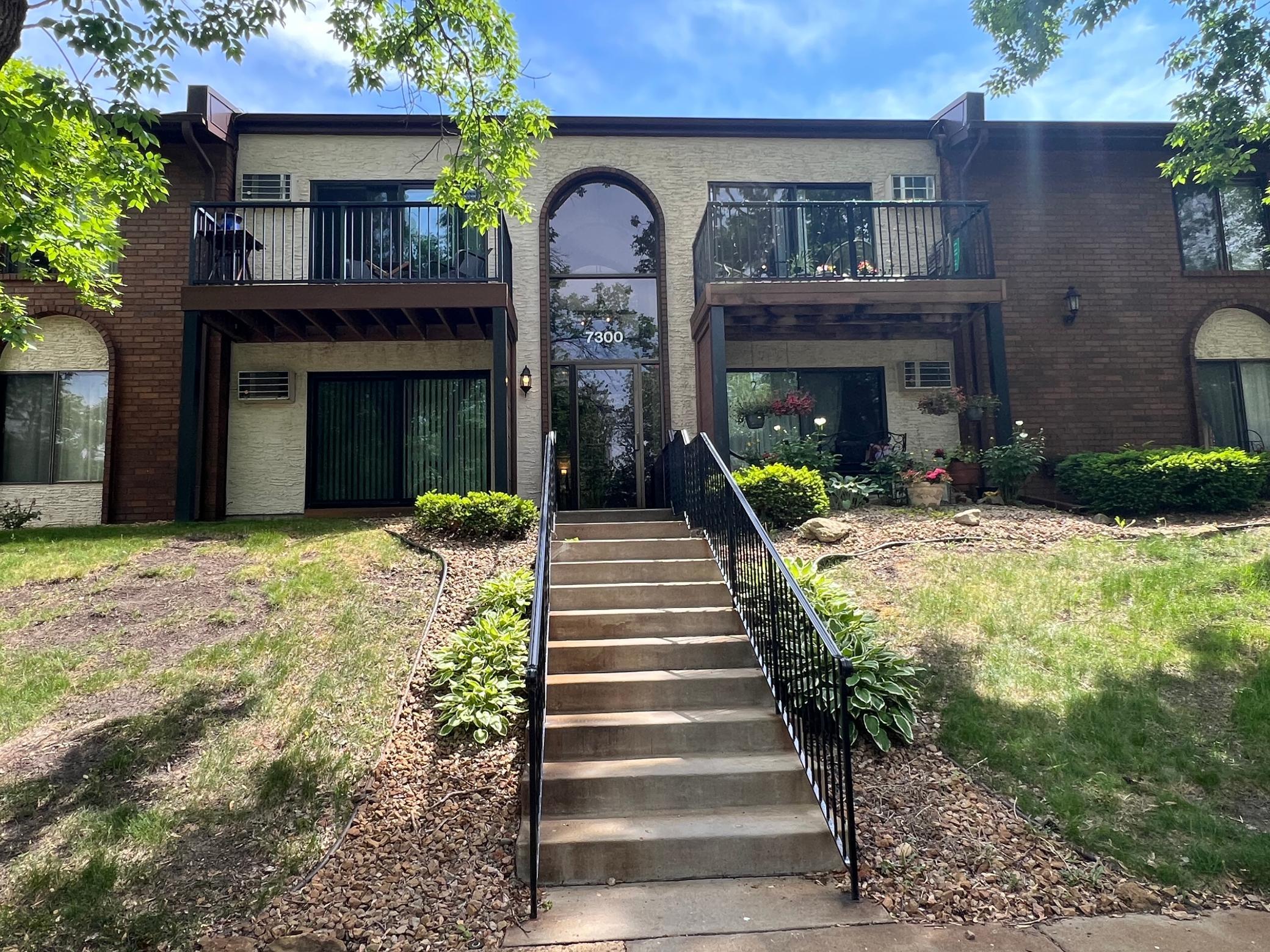 7300 York Avenue S Unit: 2063