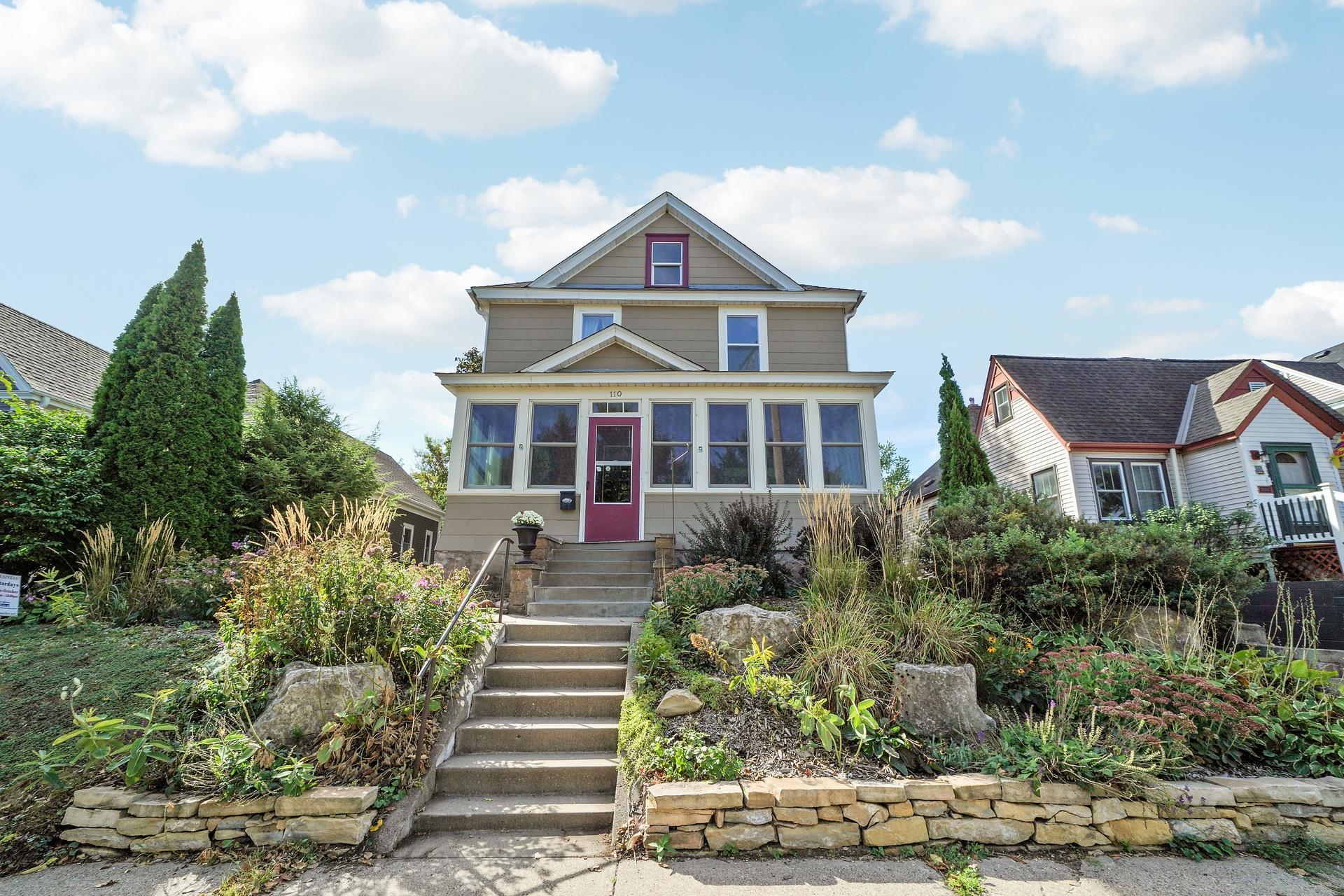 110 Winifred Street W