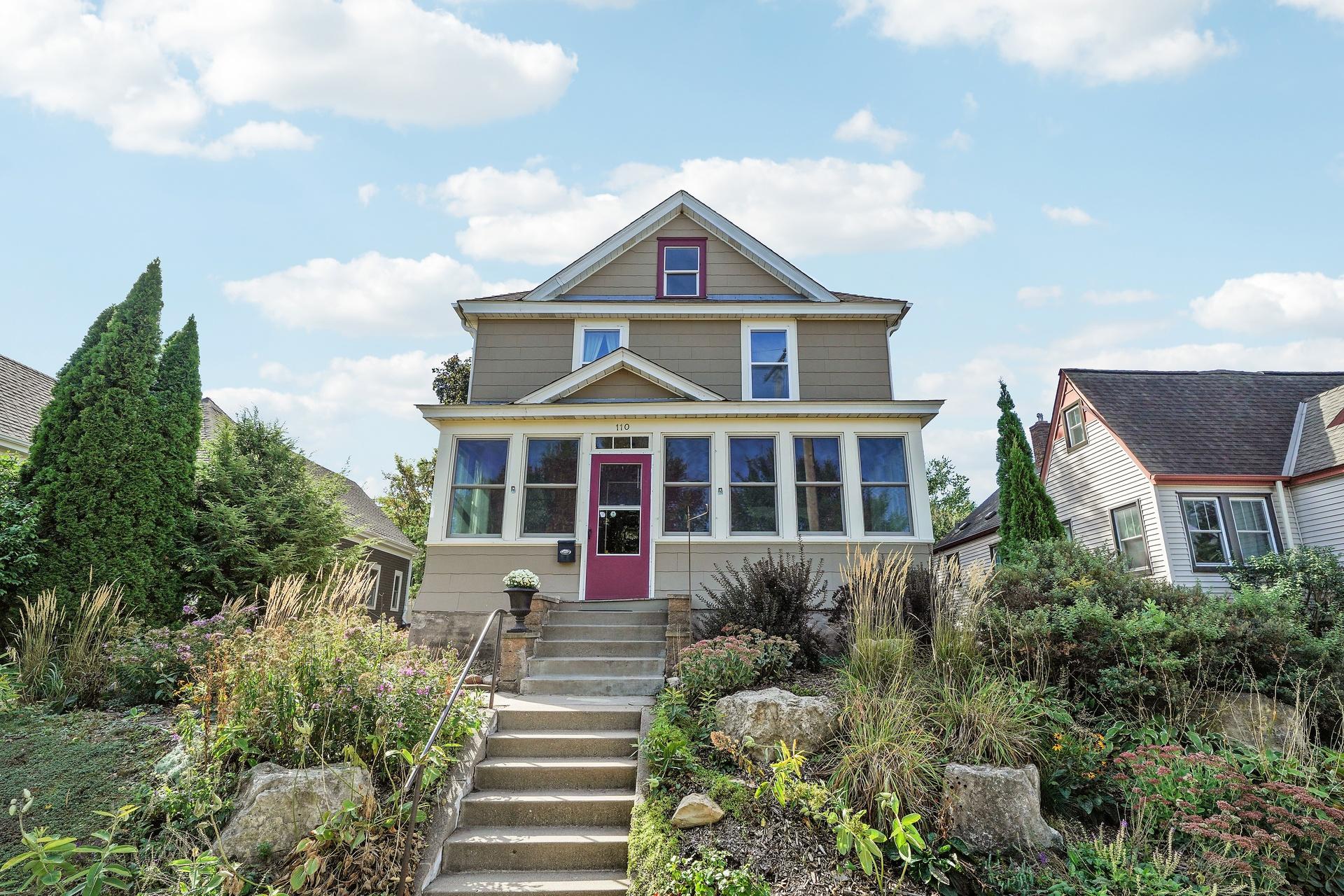 110 Winifred Street W