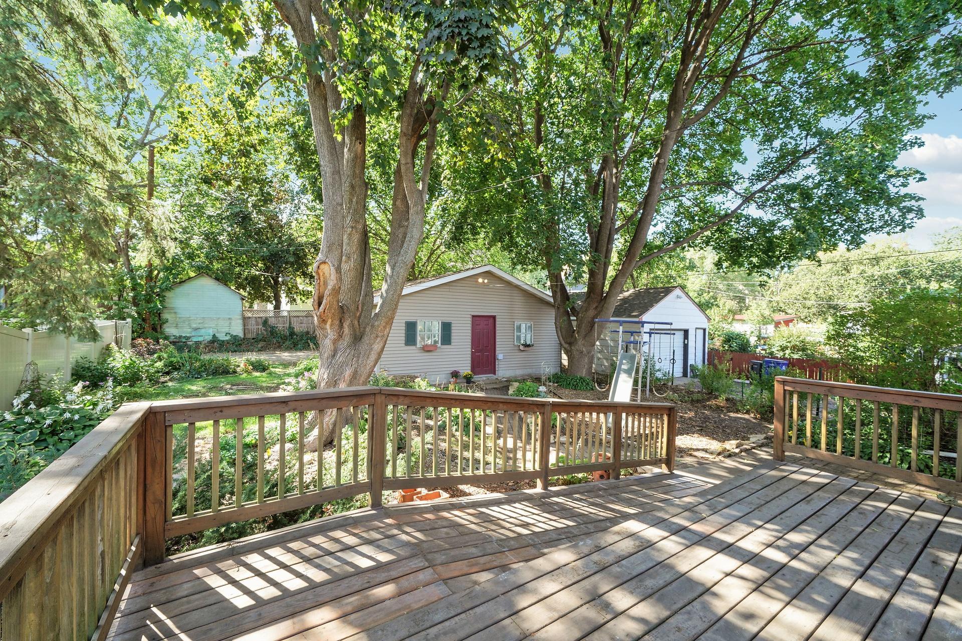 110 Winifred Street W
