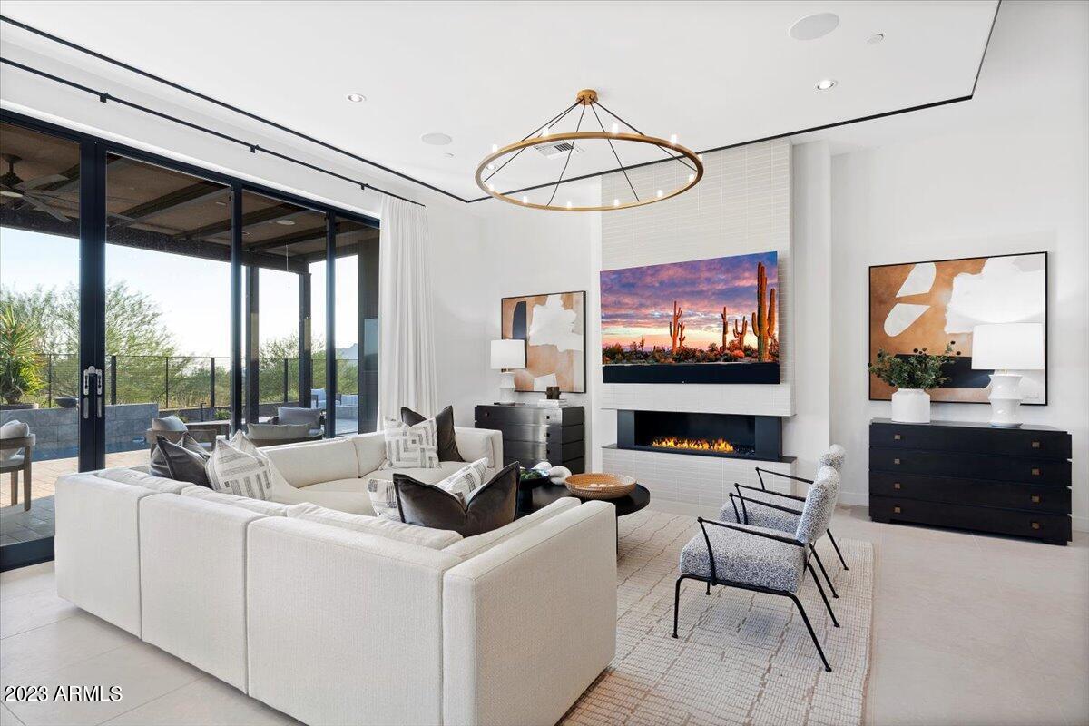 37200 N CAVE CREEK Road Unit: 1036