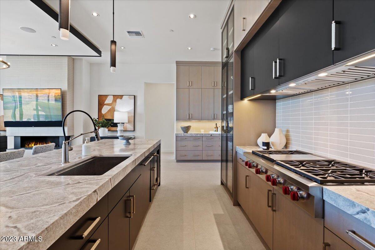 37200 N CAVE CREEK Road Unit: 1036