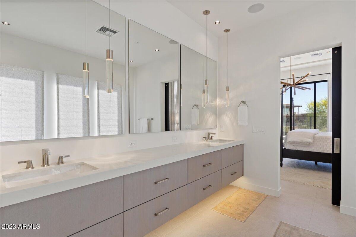 37200 N CAVE CREEK Road Unit: 1036