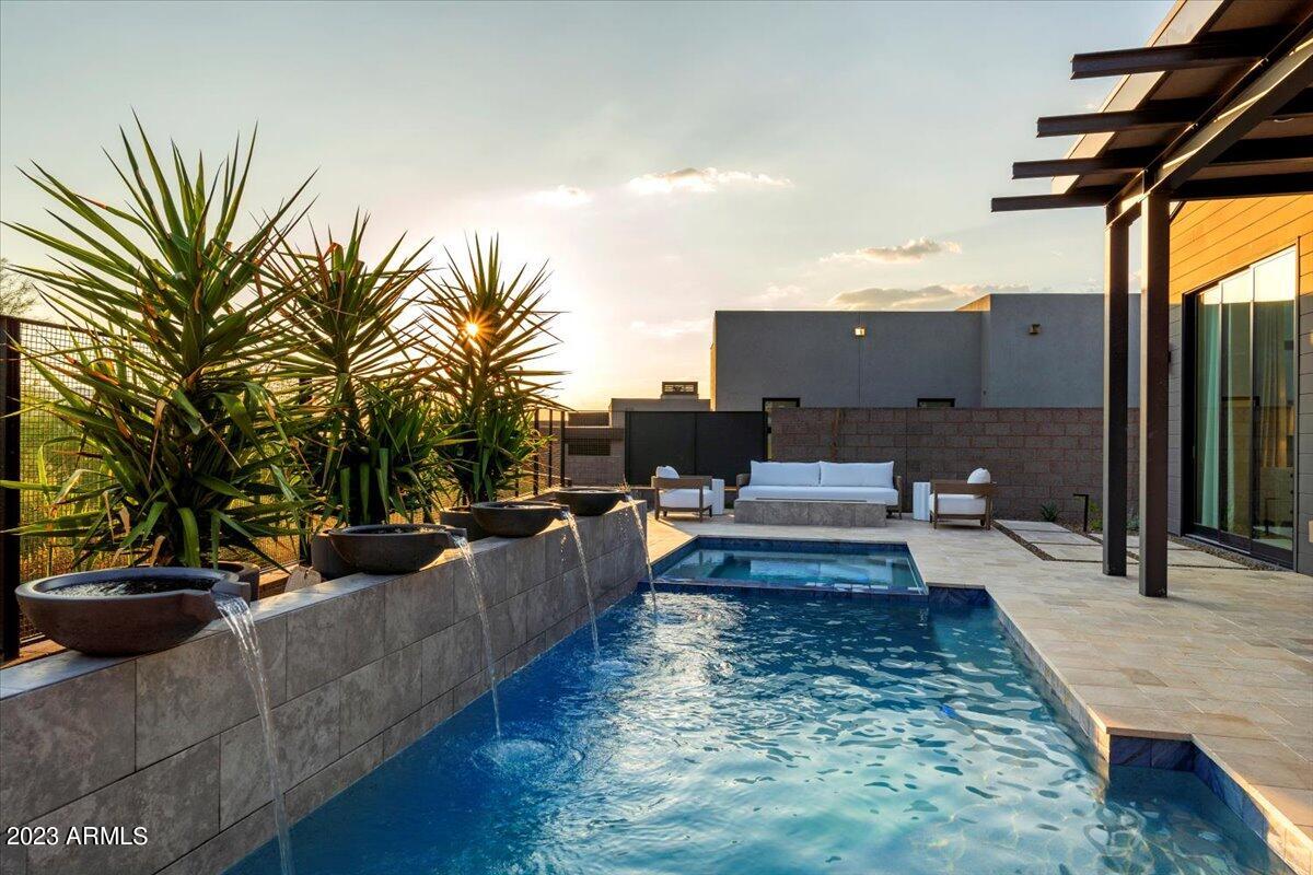 37200 N CAVE CREEK Road Unit: 1036