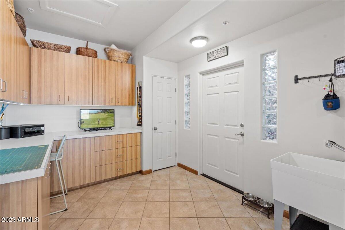 9219 E Via Del Sol Drive