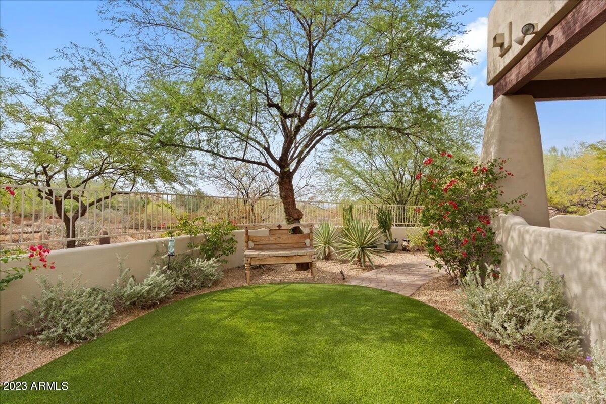 9219 E Via Del Sol Drive