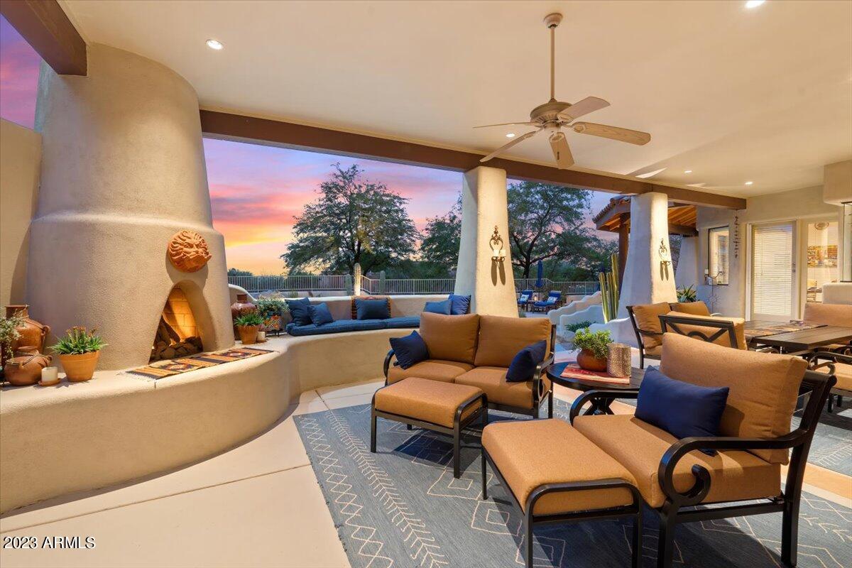 9219 E Via Del Sol Drive