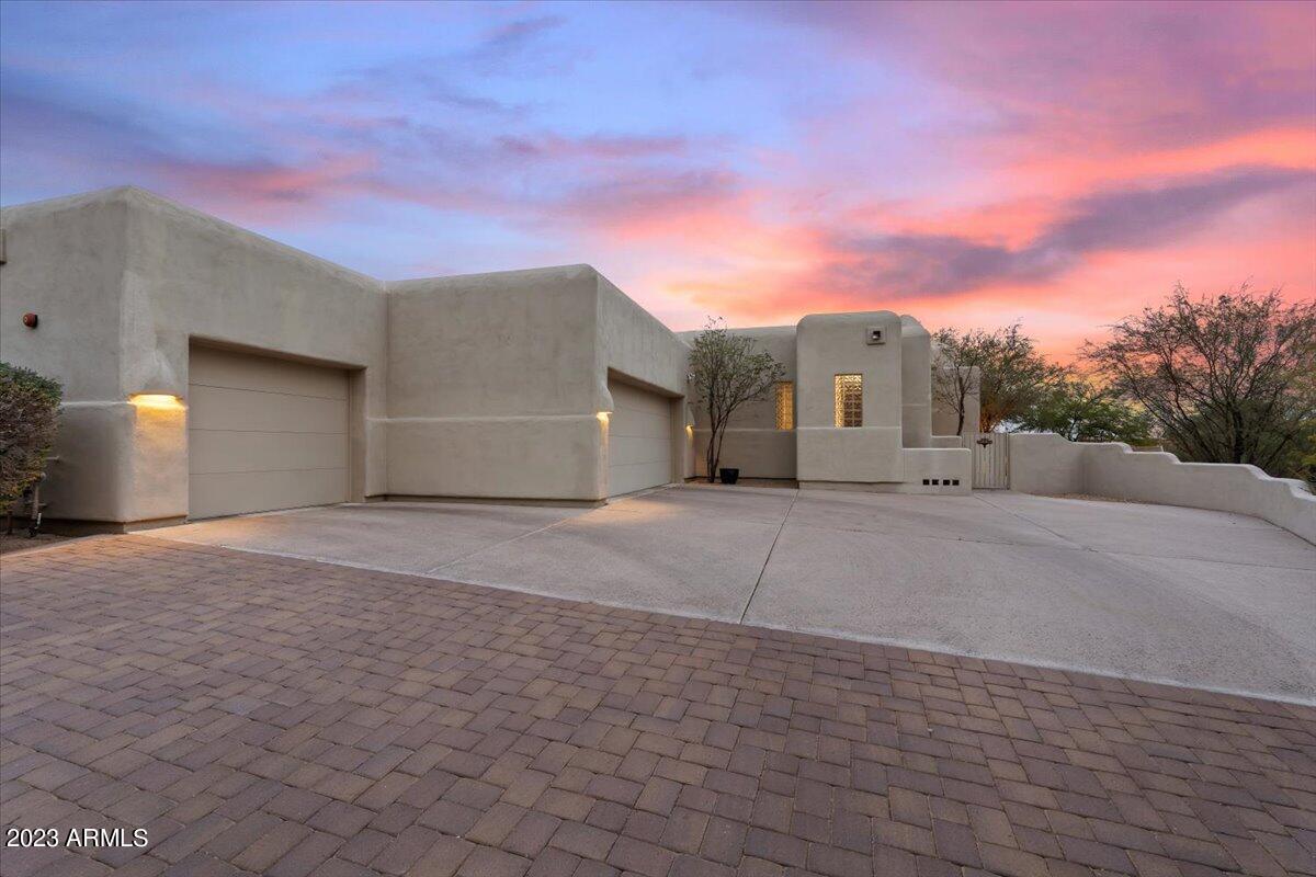9219 E Via Del Sol Drive