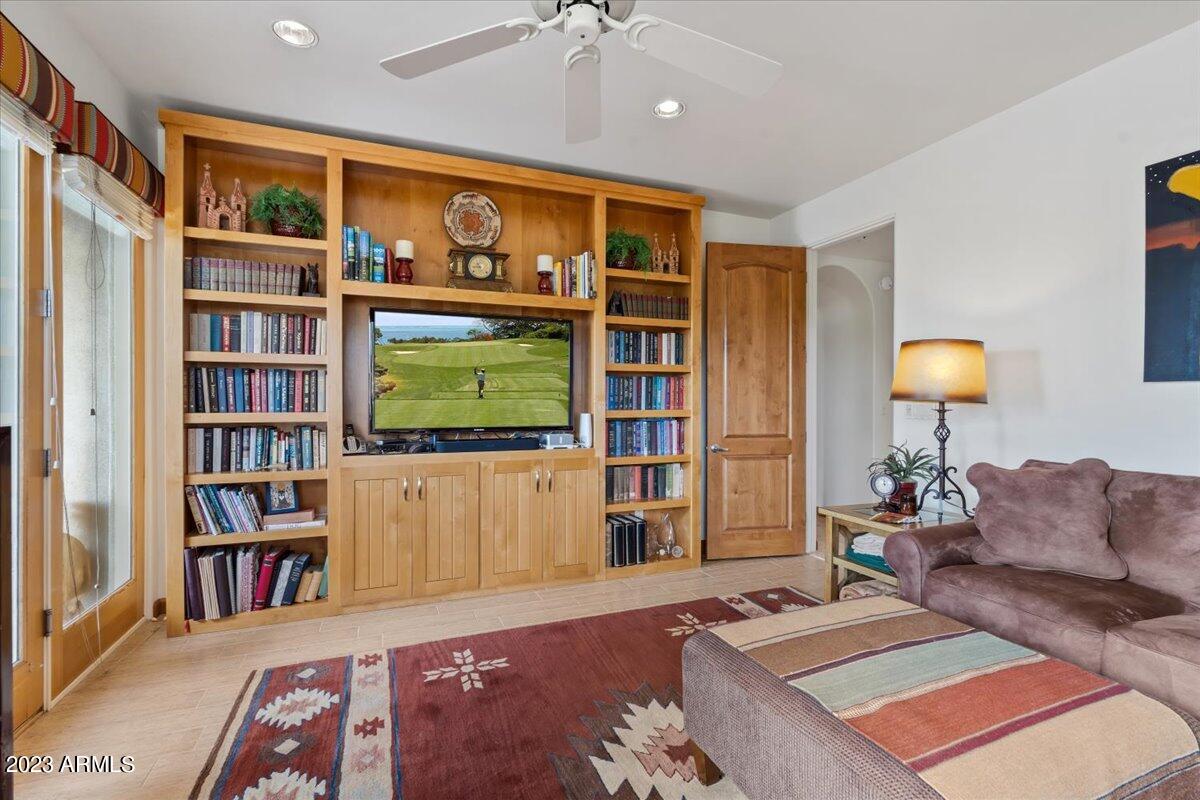 9219 E Via Del Sol Drive