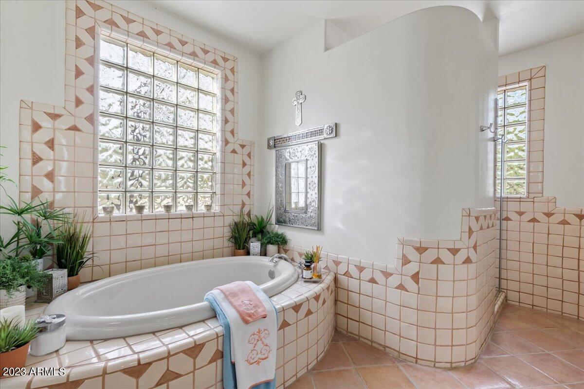 9219 E Via Del Sol Drive