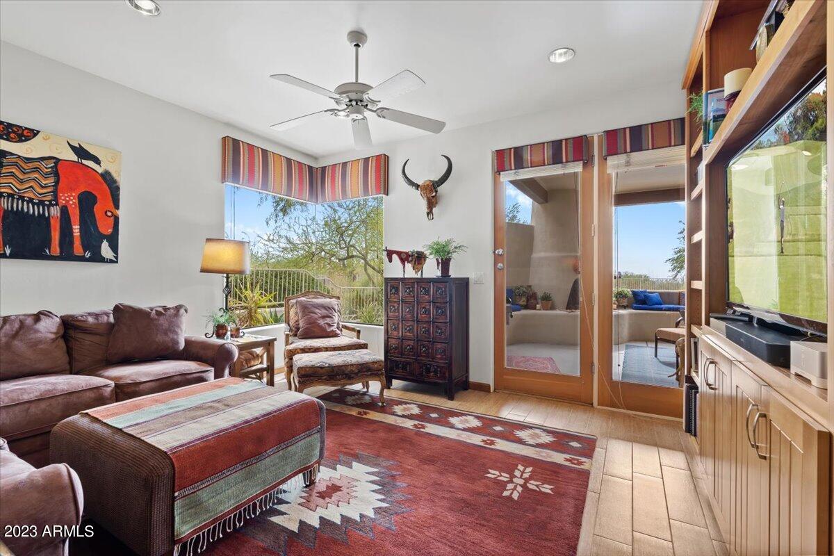 9219 E Via Del Sol Drive