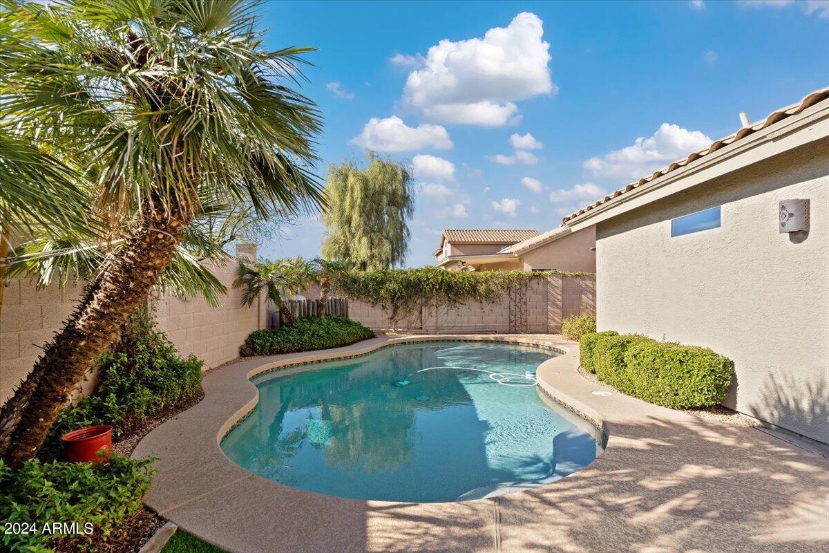 9167 E MAPLE Lane