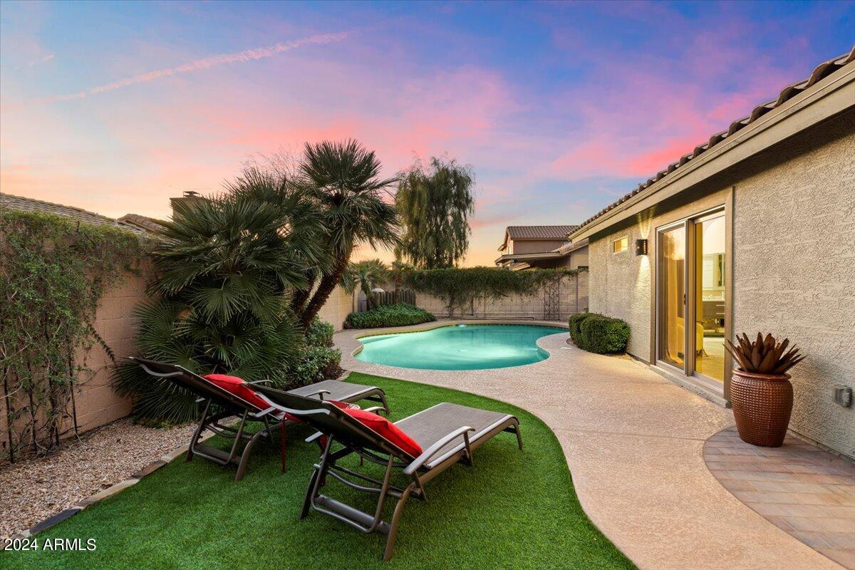 9167 E MAPLE Lane