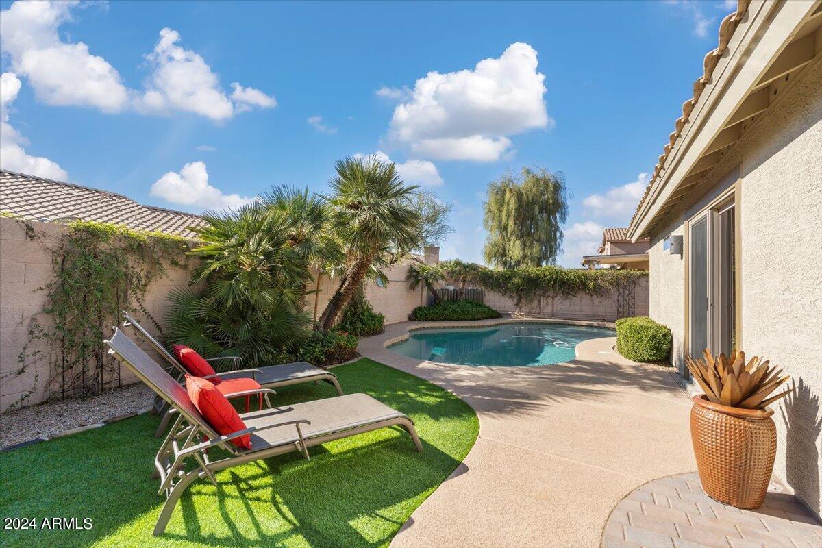 9167 E MAPLE Lane