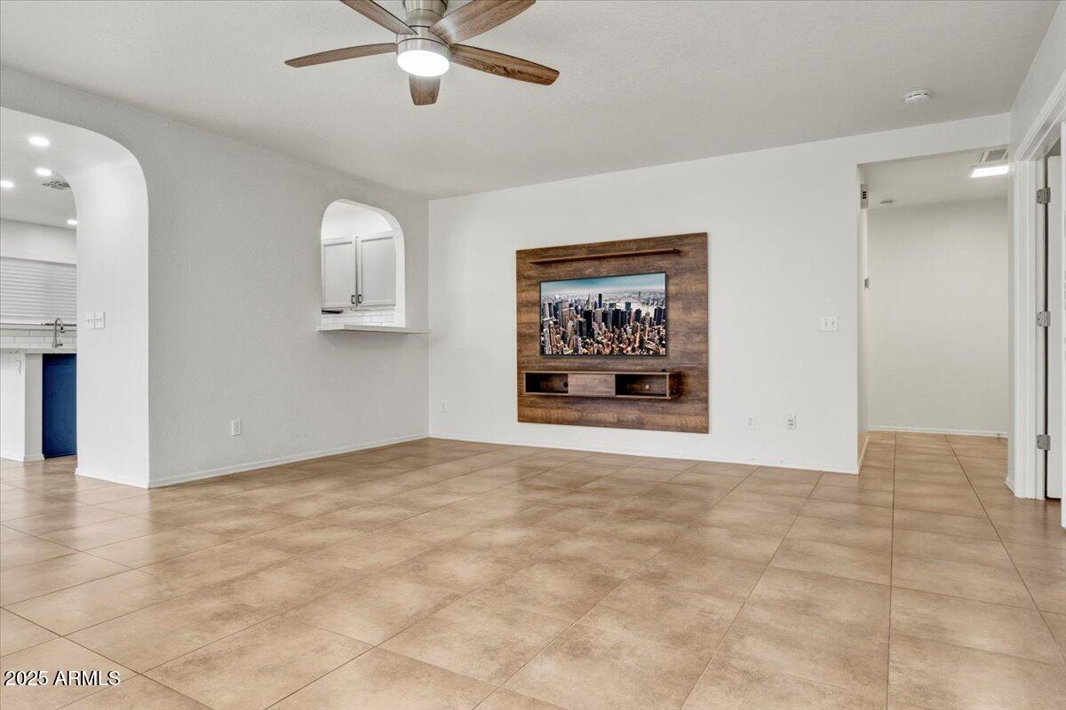 4111 E TETHER Trail