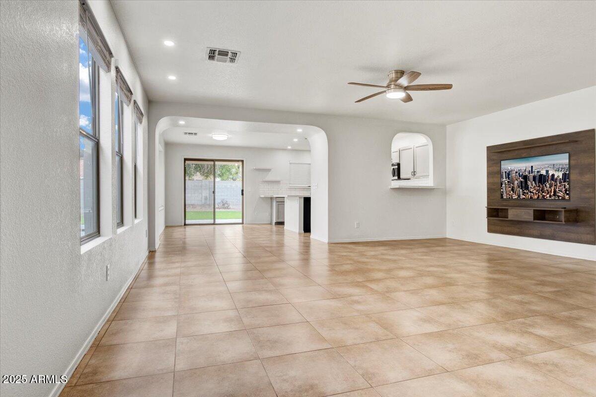 4111 E TETHER Trail