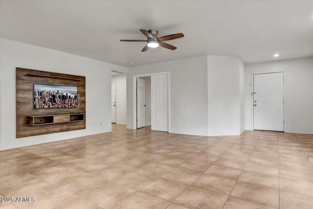 4111 E TETHER Trail