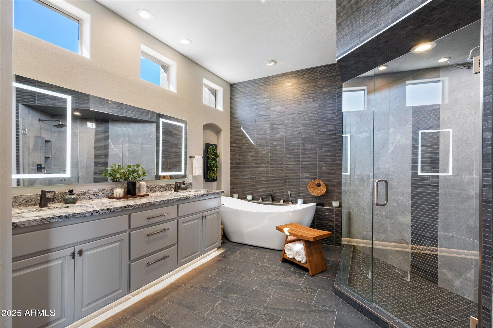 14850 E GRANDVIEW Drive 226