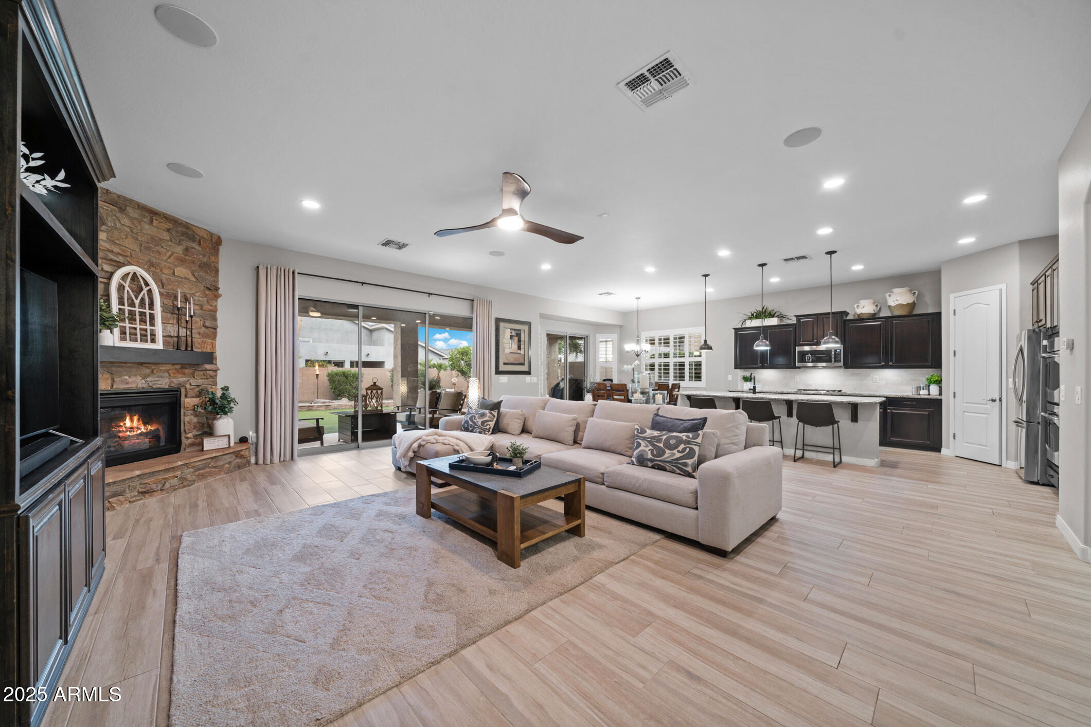 2450 W LONGHORN Drive