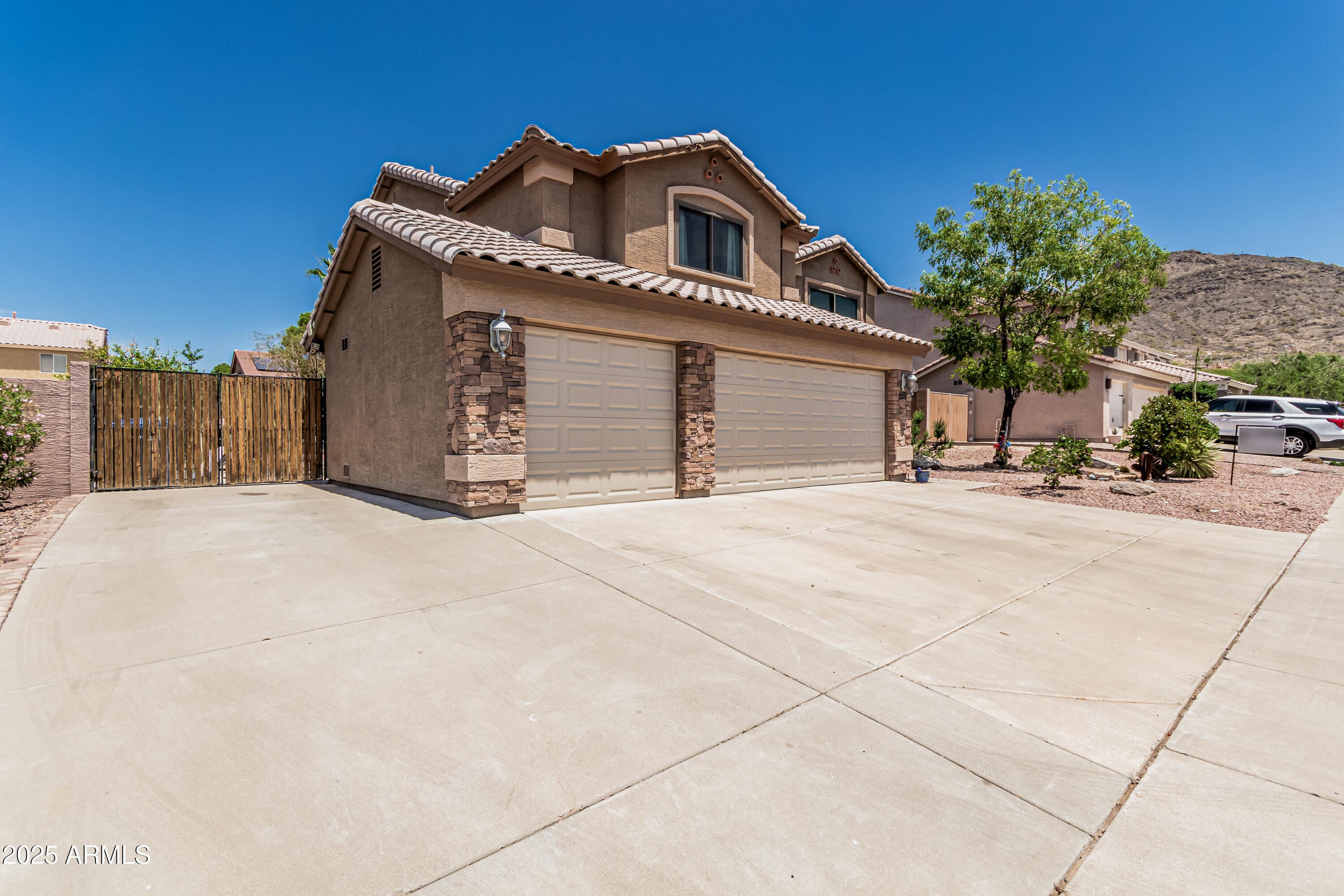 6422 W RANGE MULE Drive