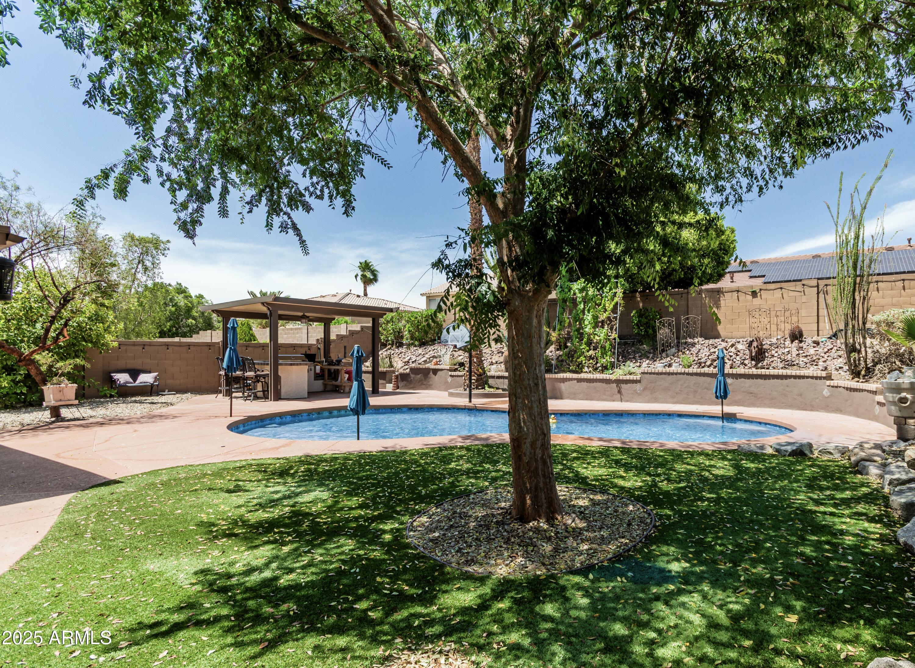 6422 W RANGE MULE Drive