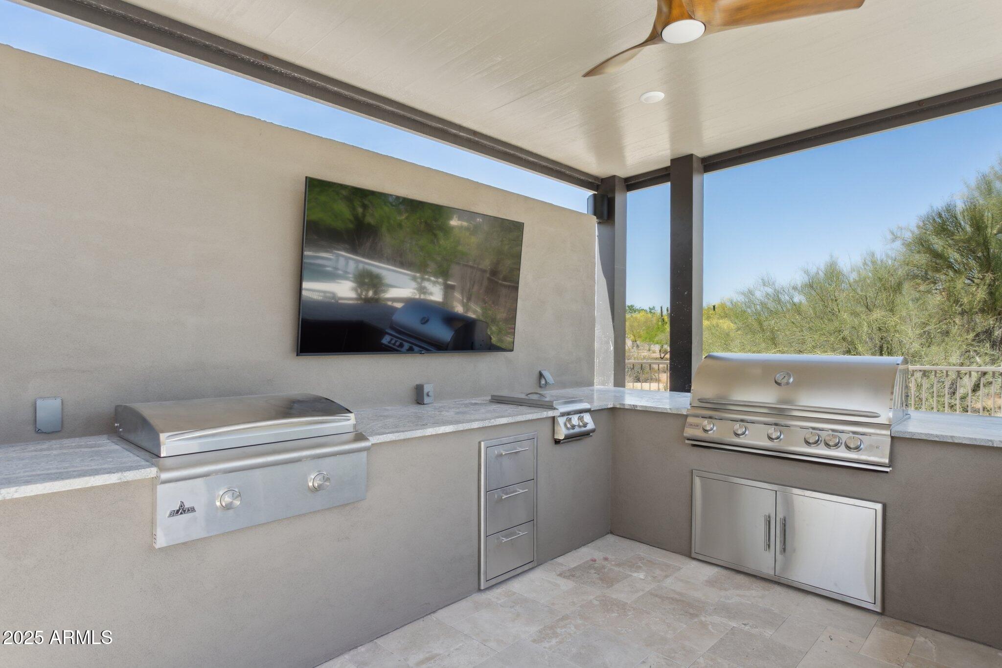 7032 E BALANCING ROCK Road
