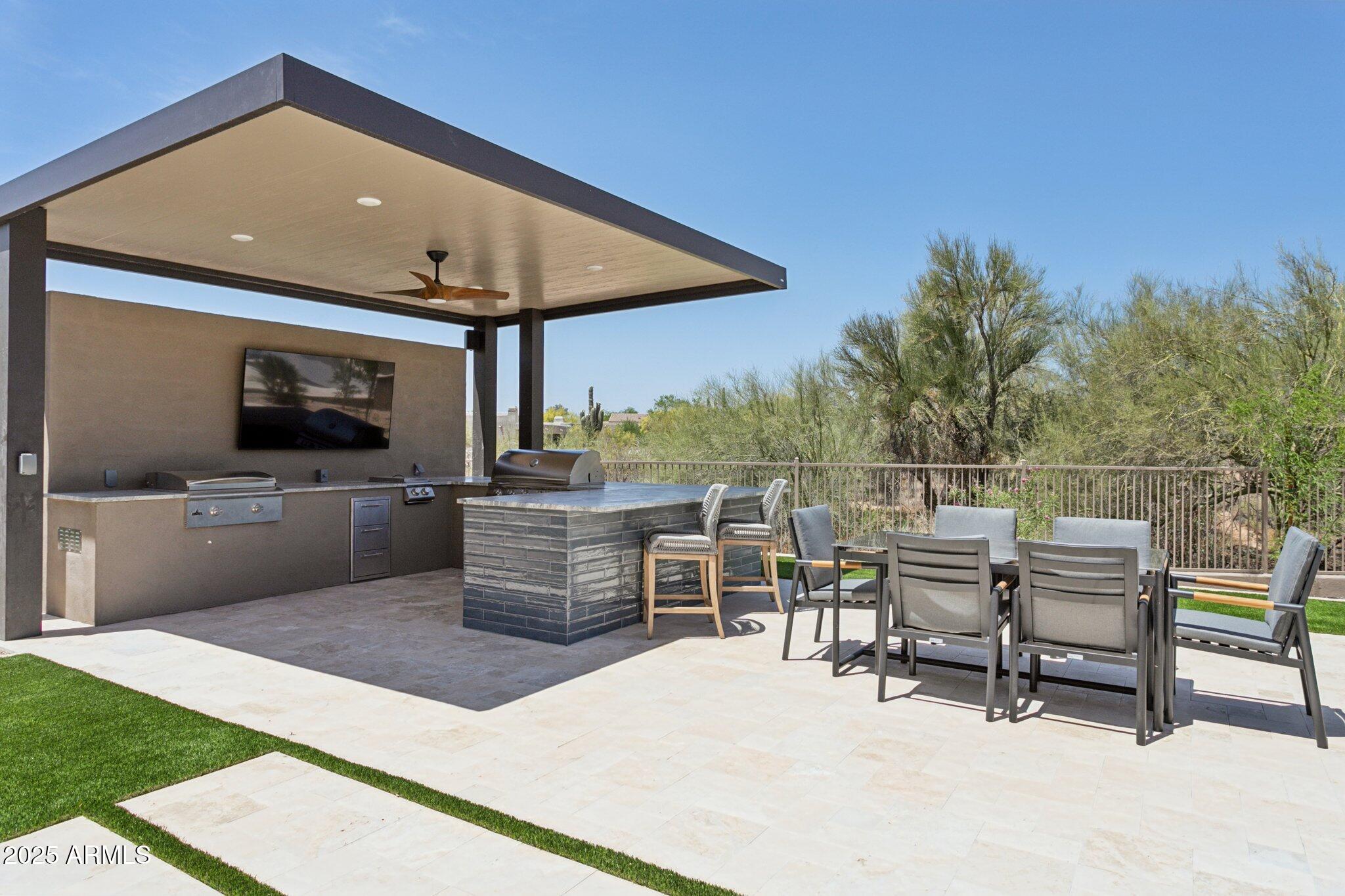 7032 E BALANCING ROCK Road