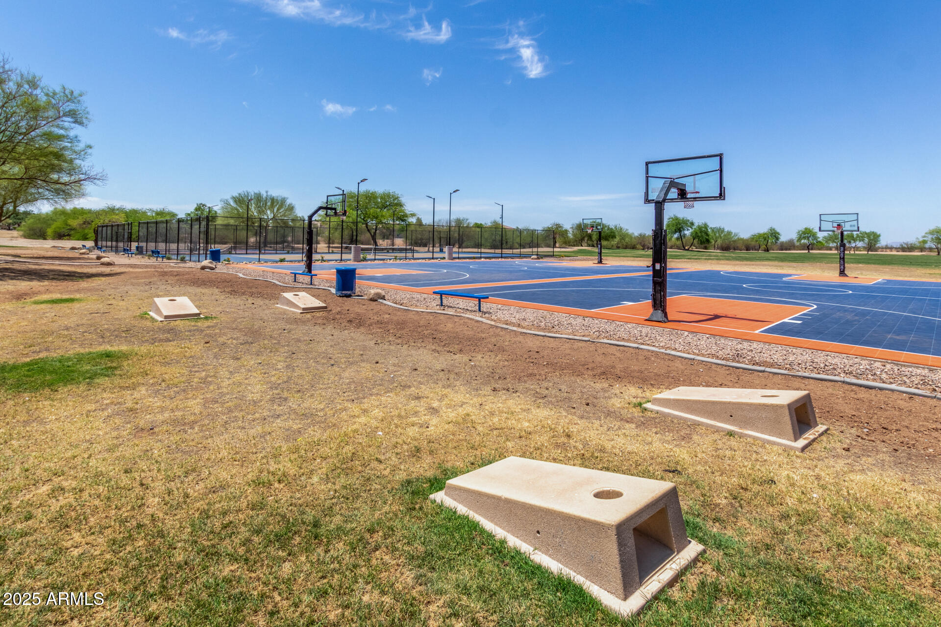 5240 E GUMMITE Drive