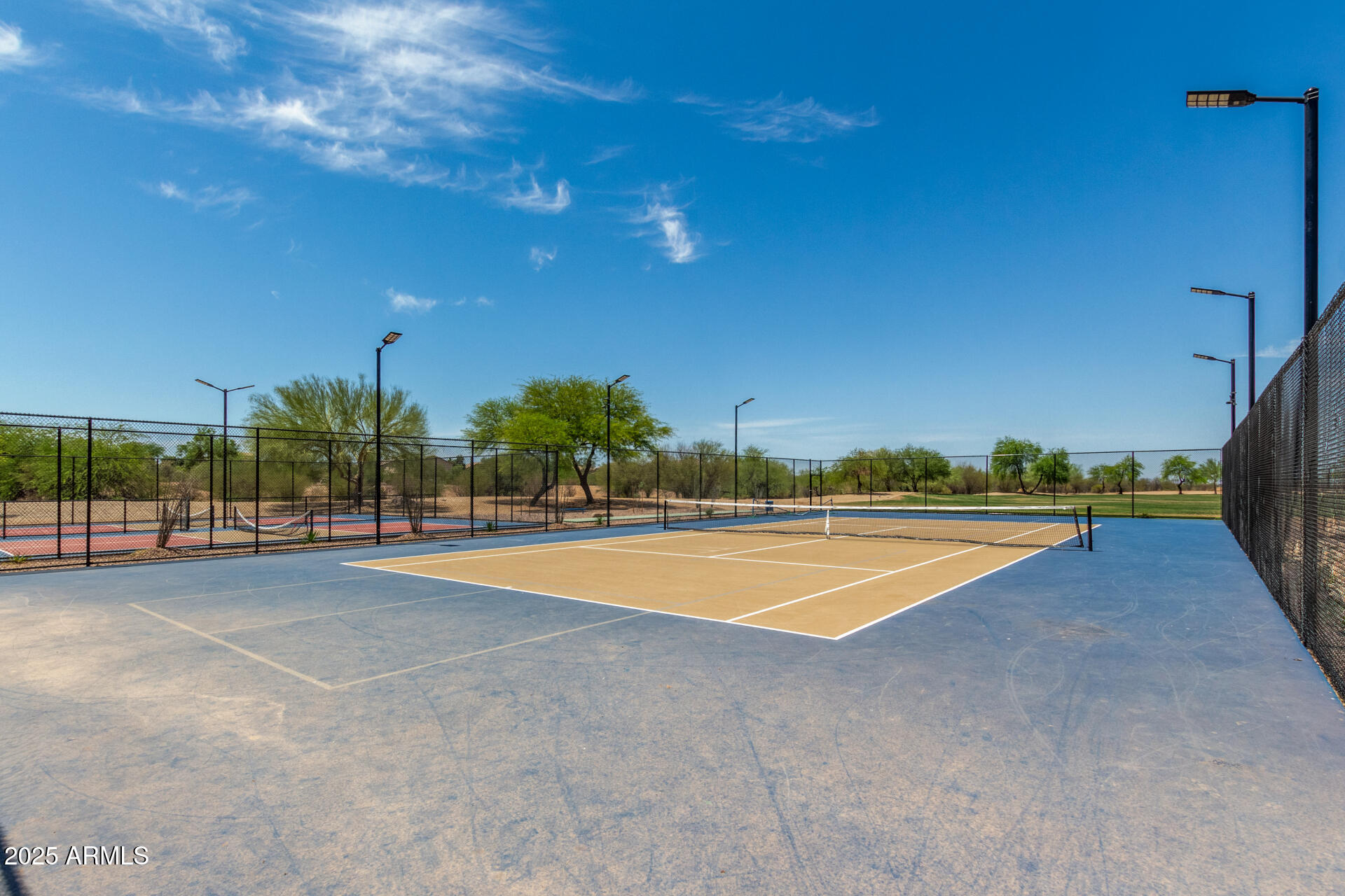 5240 E GUMMITE Drive