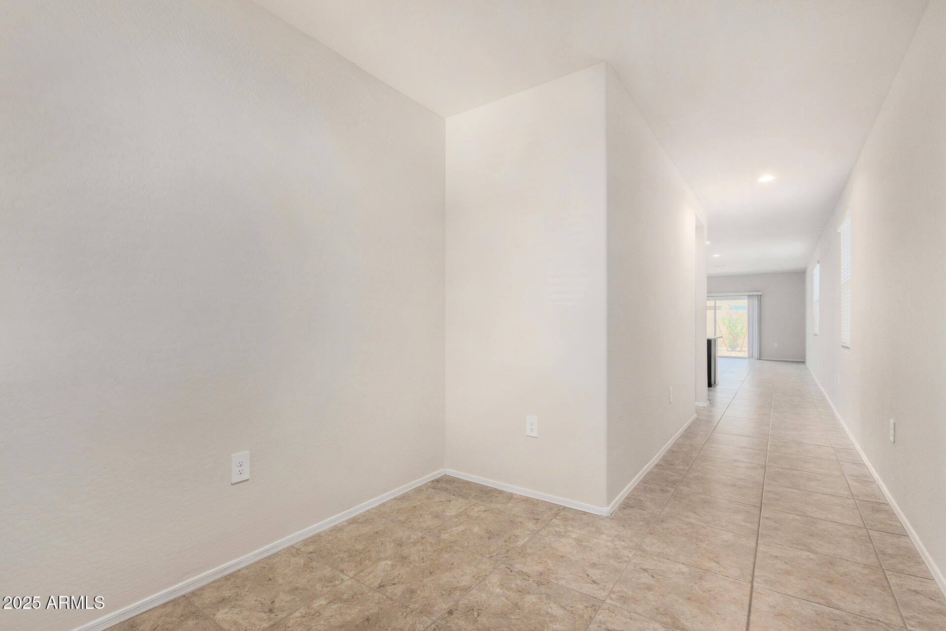 5240 E GUMMITE Drive