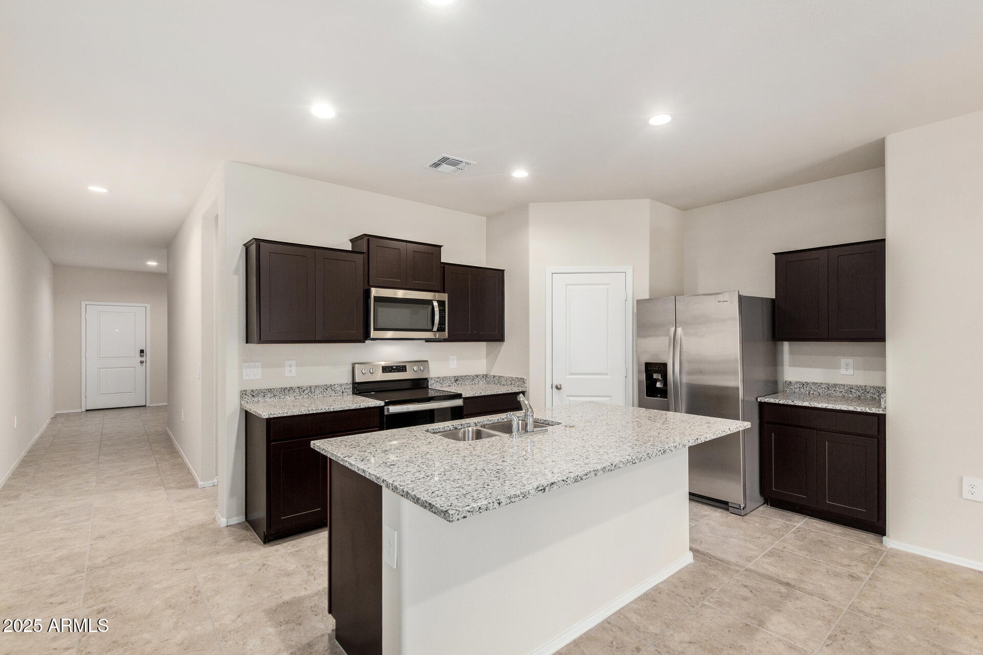 5240 E GUMMITE Drive