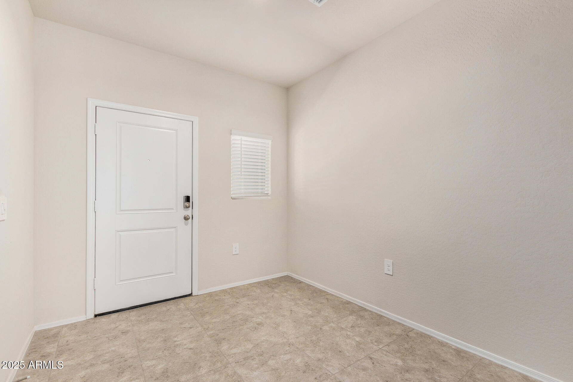 5240 E GUMMITE Drive