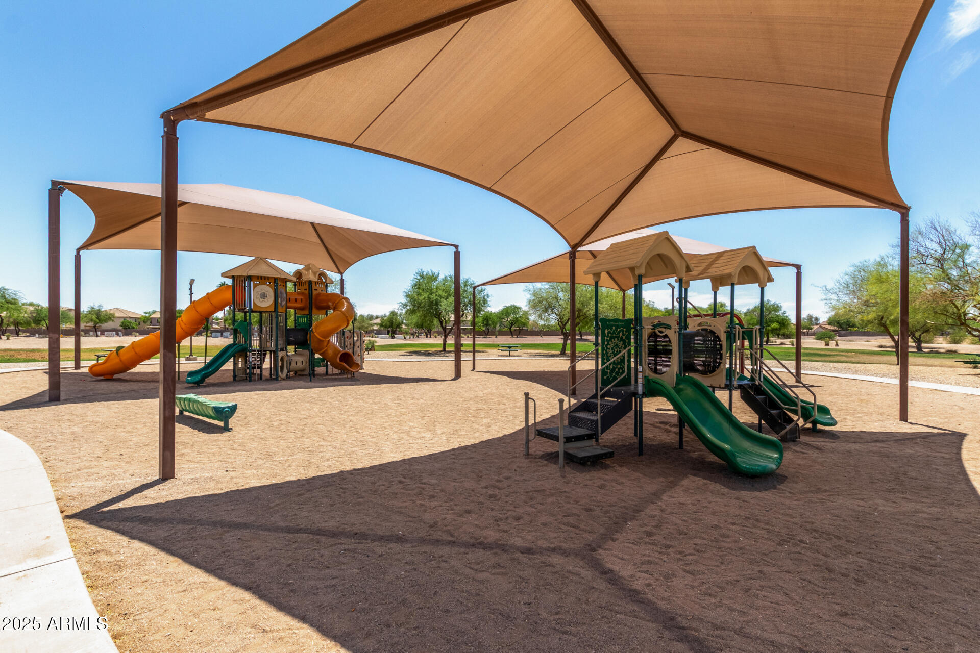 5240 E GUMMITE Drive