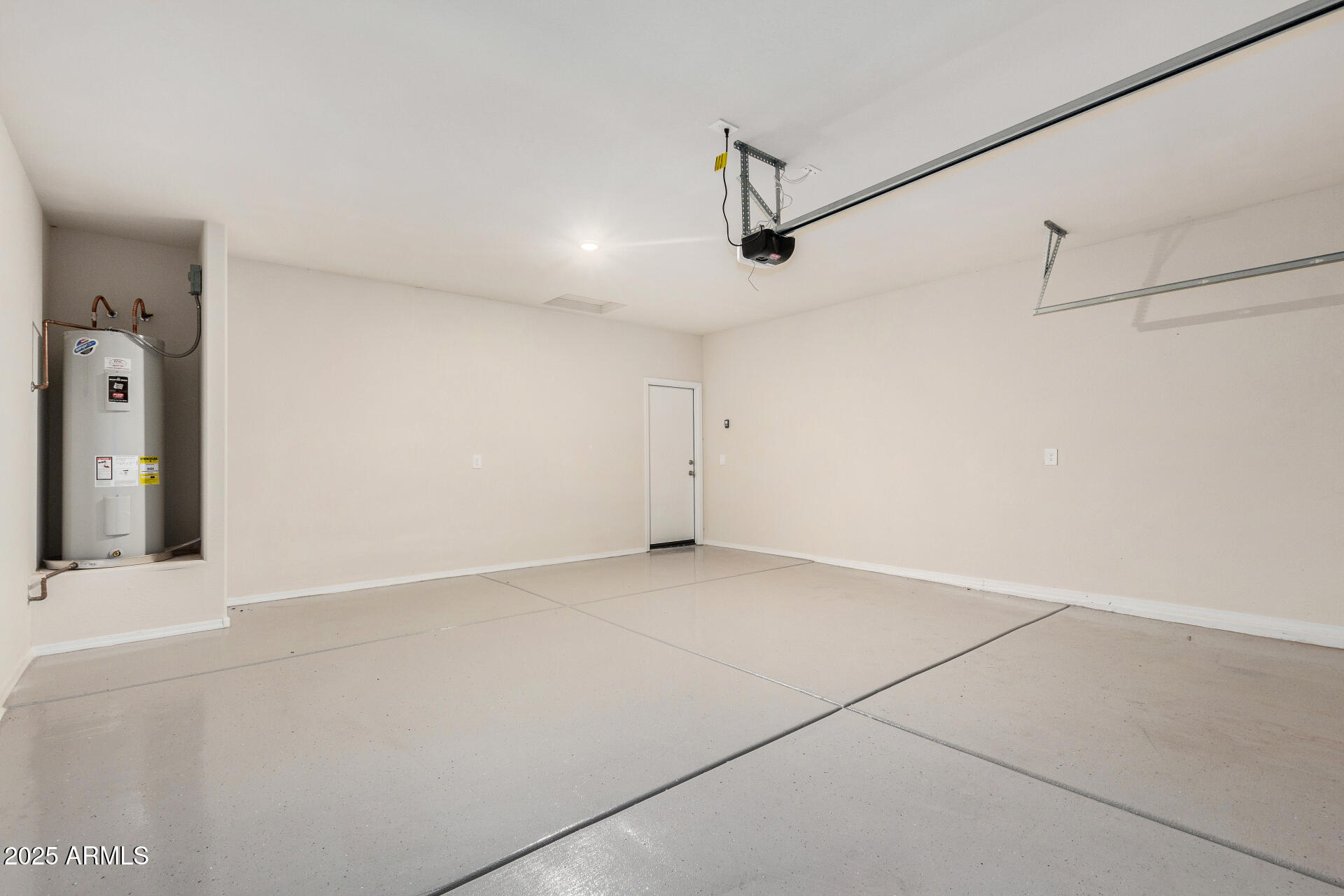 5240 E GUMMITE Drive