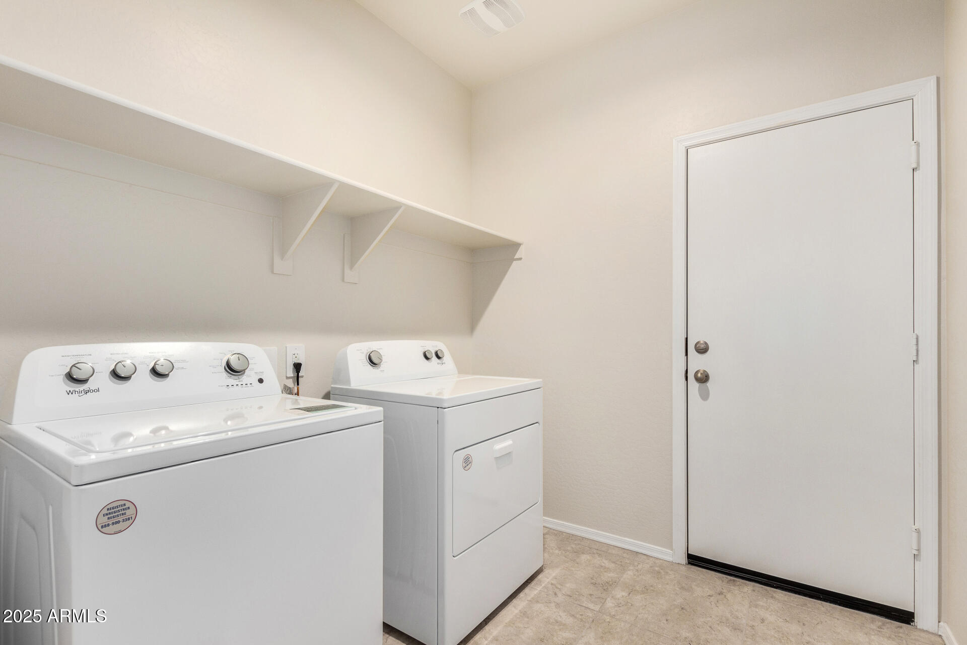 5240 E GUMMITE Drive