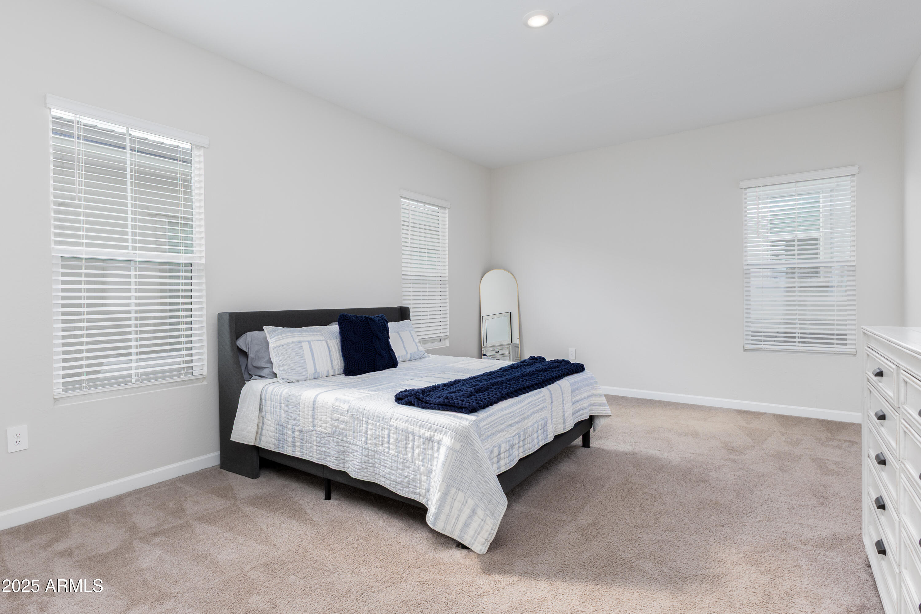 5046 E ANDERSON Drive