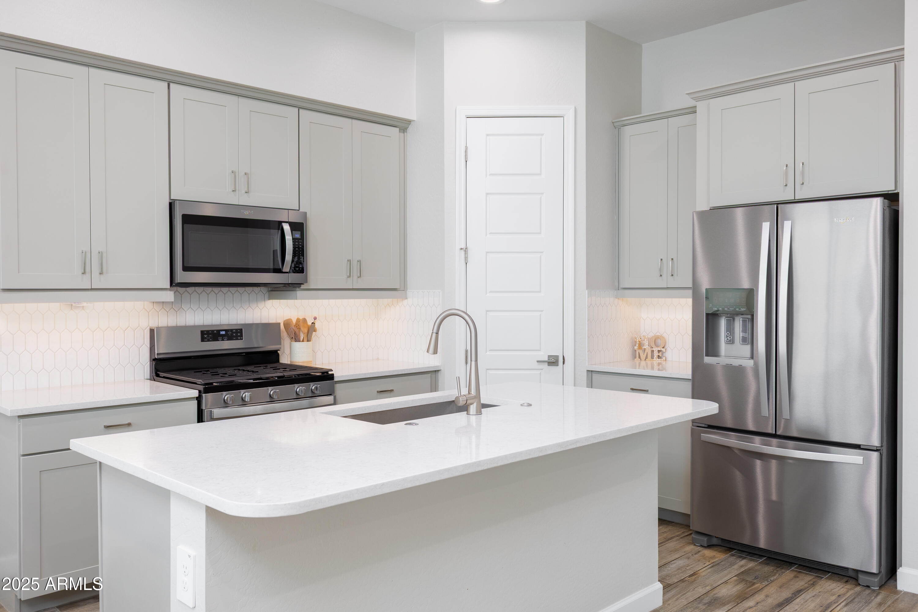 5046 E ANDERSON Drive