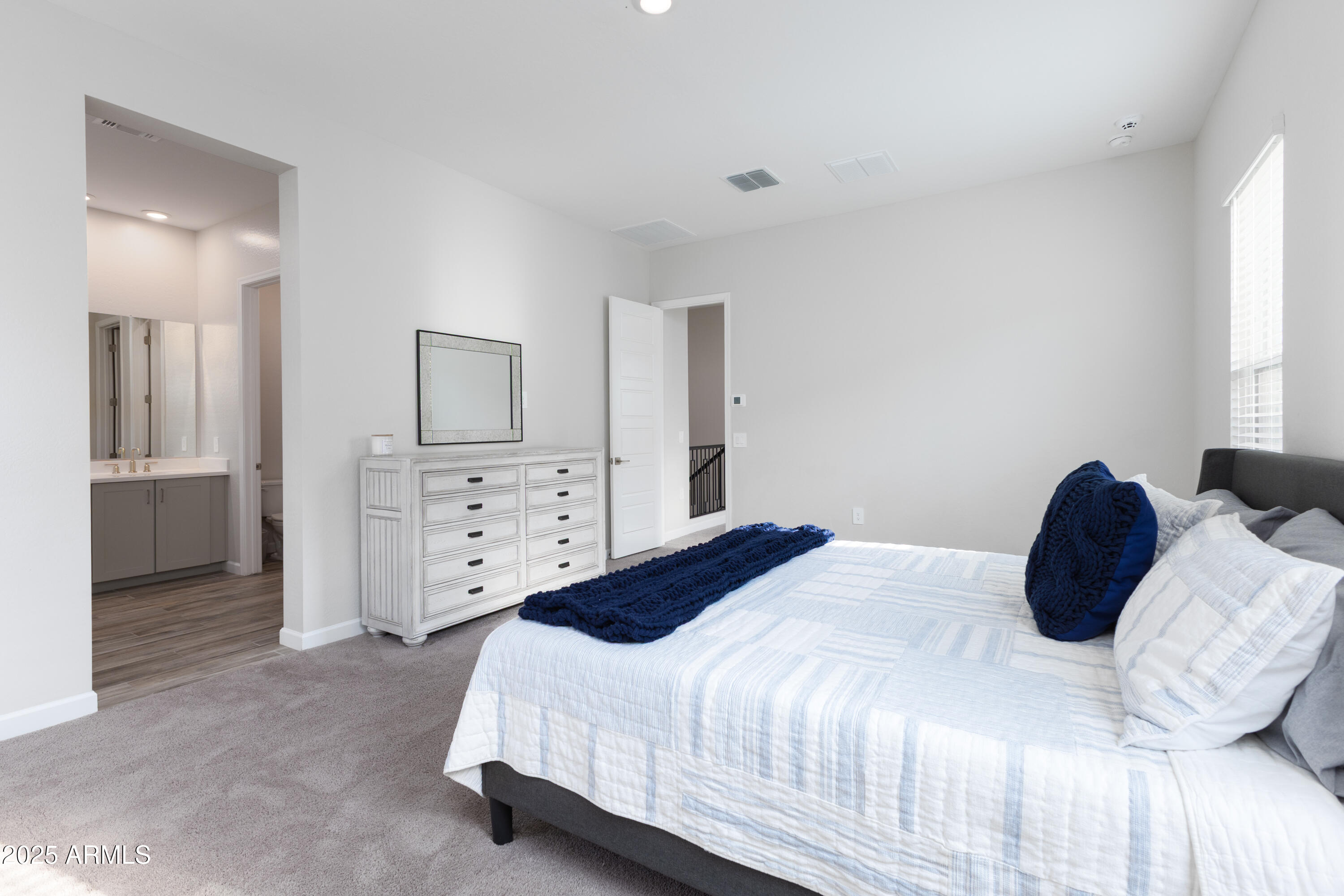 5046 E ANDERSON Drive