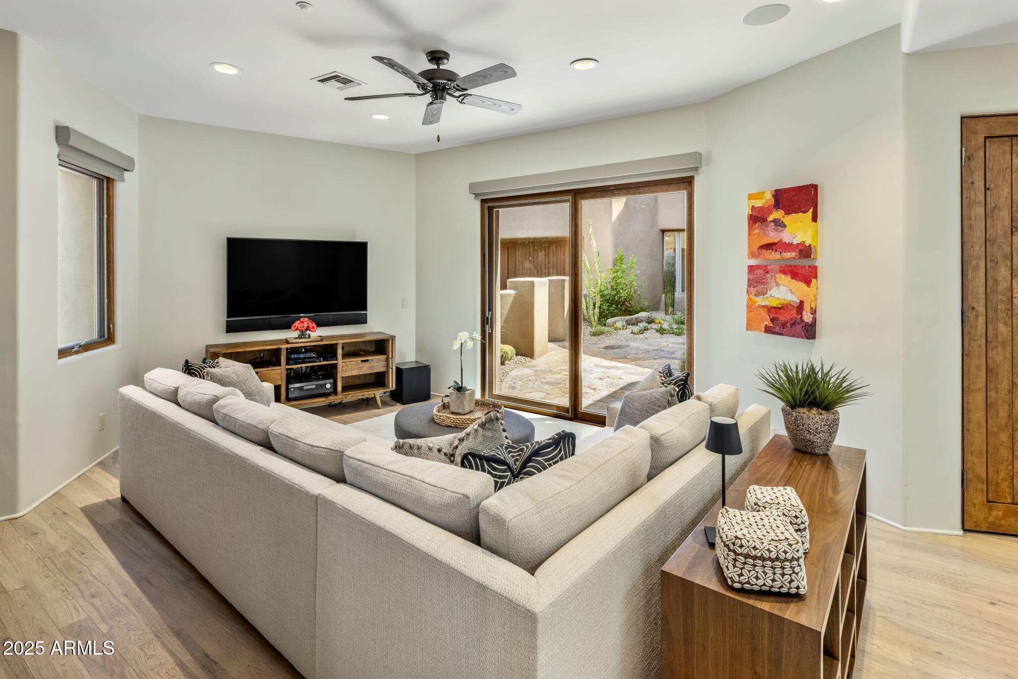 9290 E THOMPSON PEAK Parkway, 463