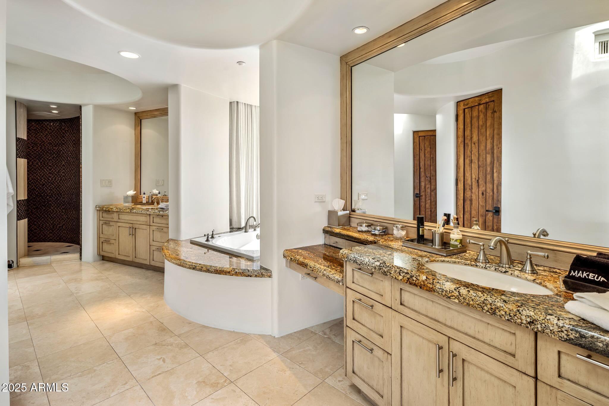 9290 E THOMPSON PEAK Parkway, 463