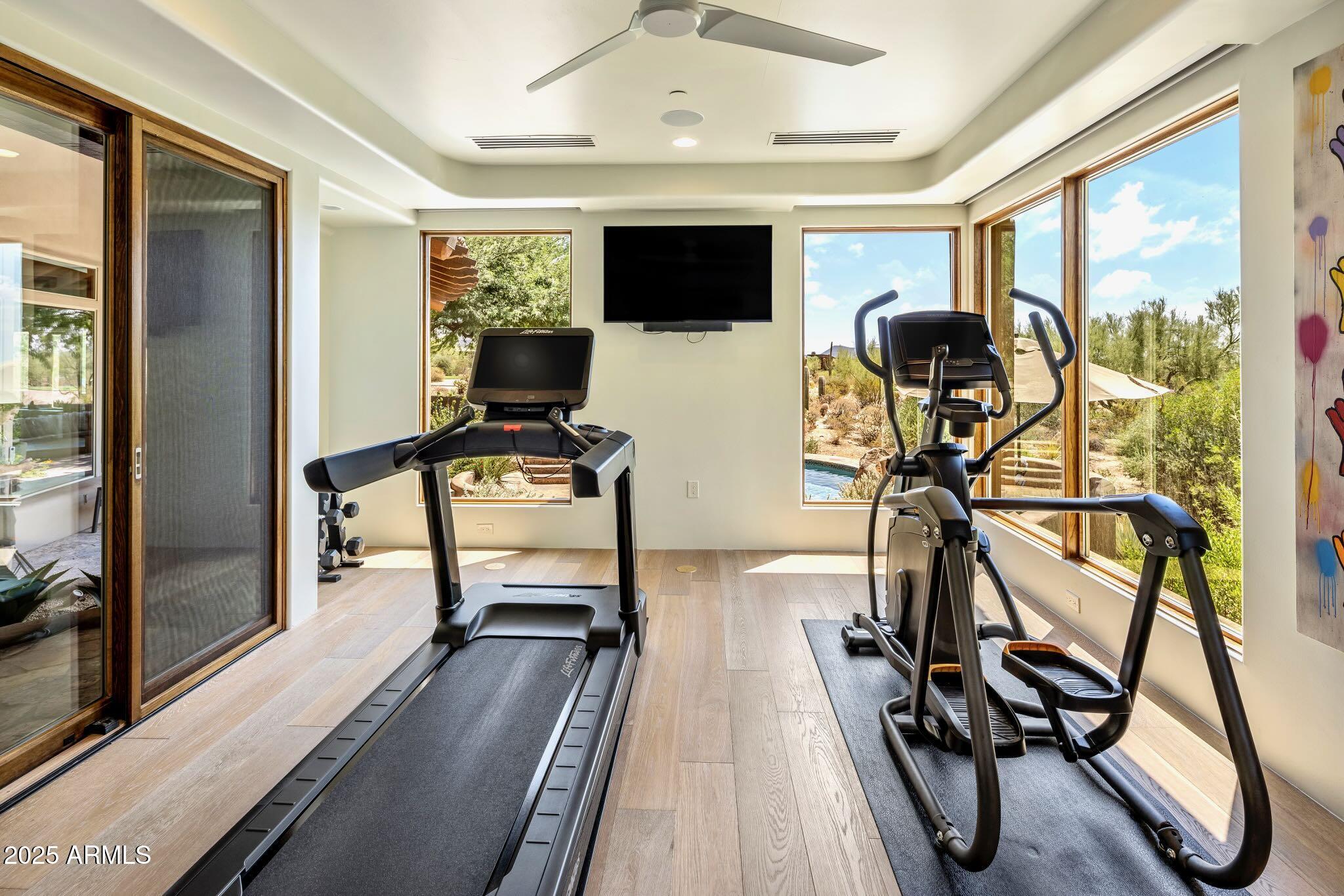 9290 E THOMPSON PEAK Parkway, 463