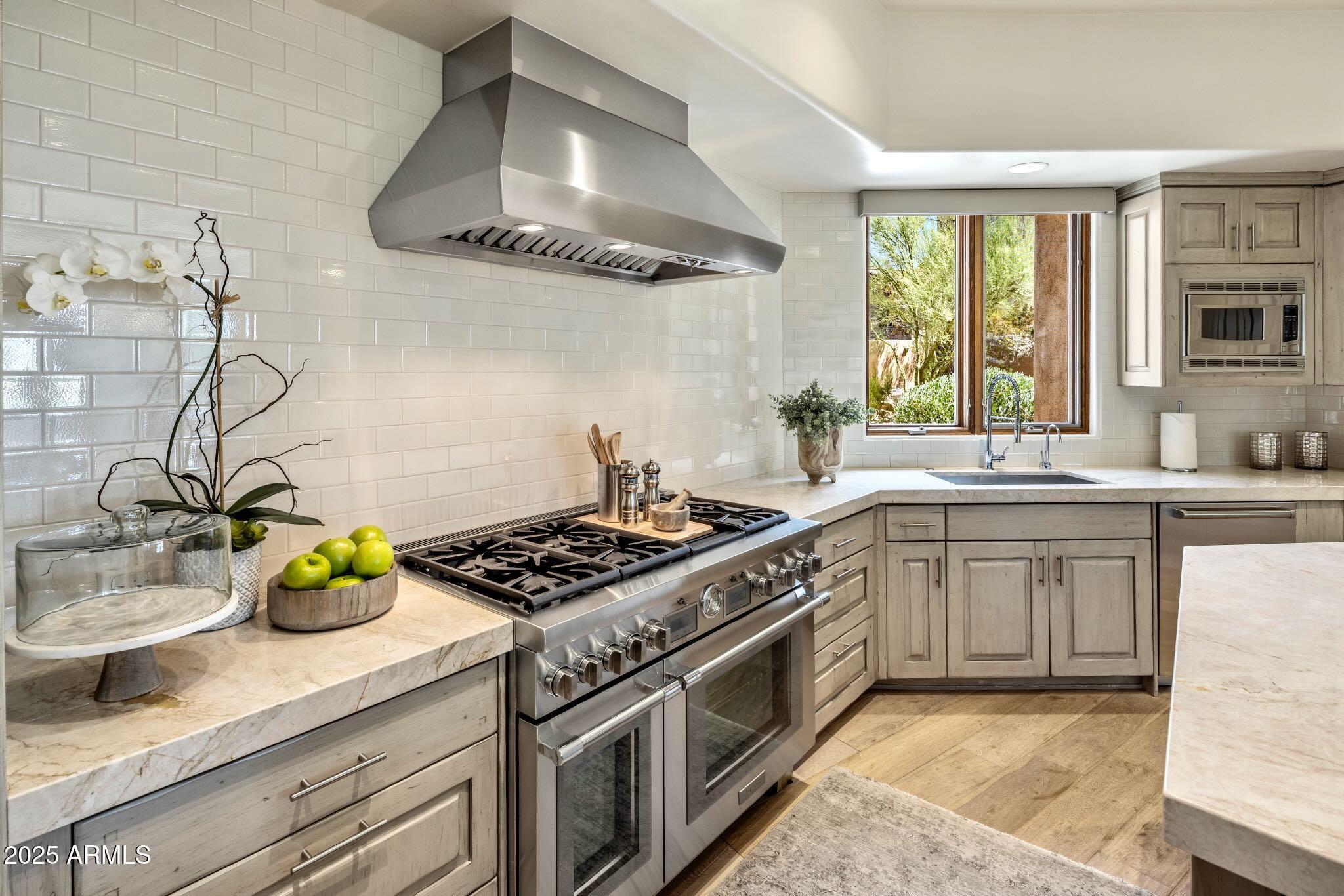 9290 E THOMPSON PEAK Parkway, 463