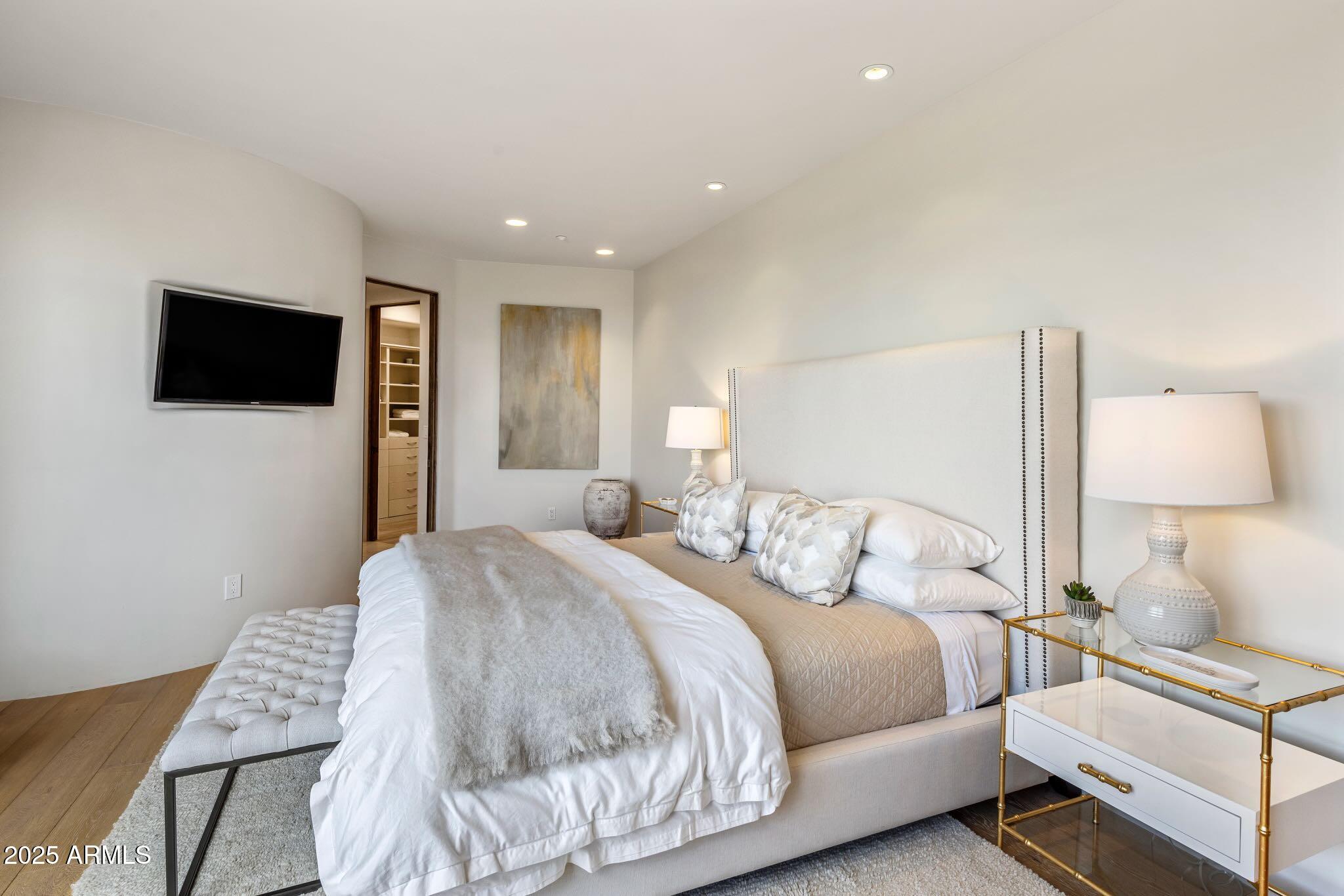 9290 E THOMPSON PEAK Parkway, 463