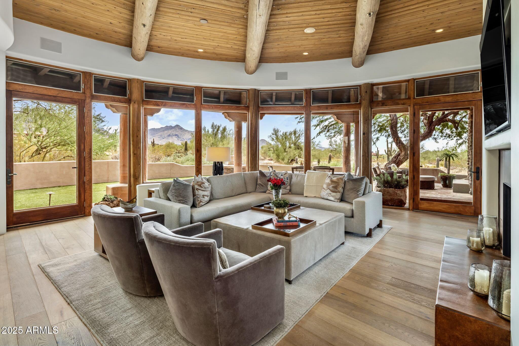 9290 E THOMPSON PEAK Parkway, 463
