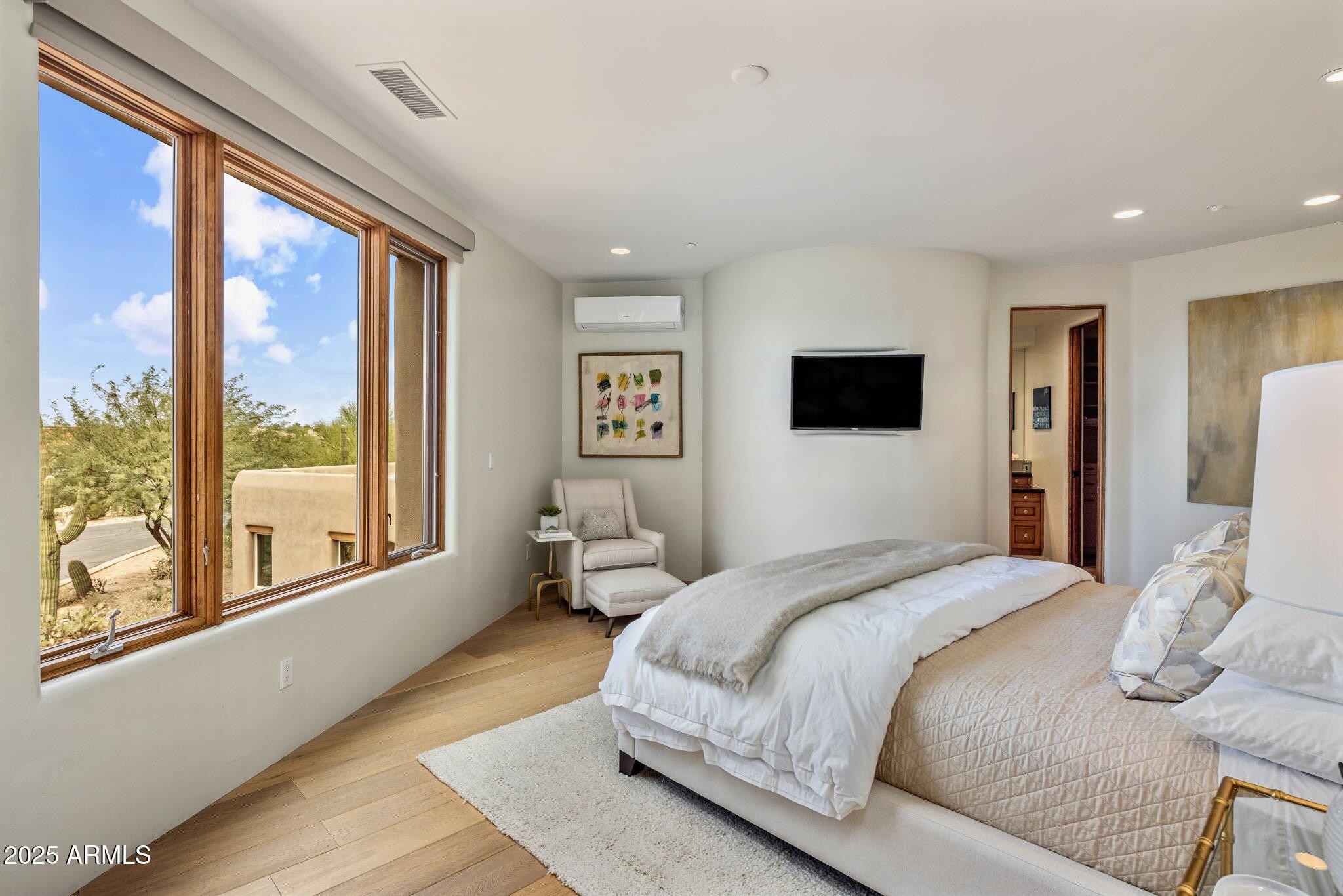 9290 E THOMPSON PEAK Parkway, 463