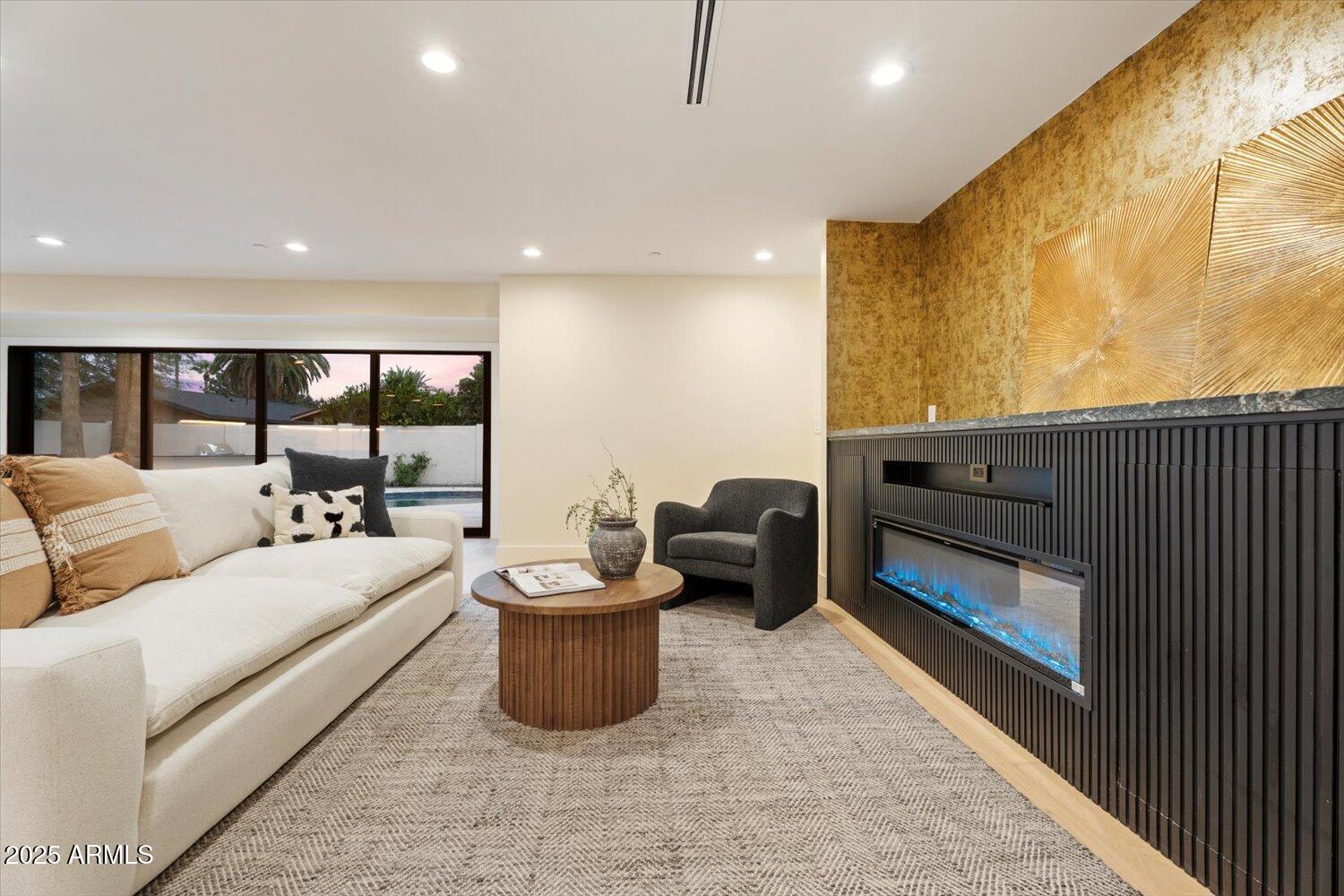 8525 E VIA DE LOS LIBROS