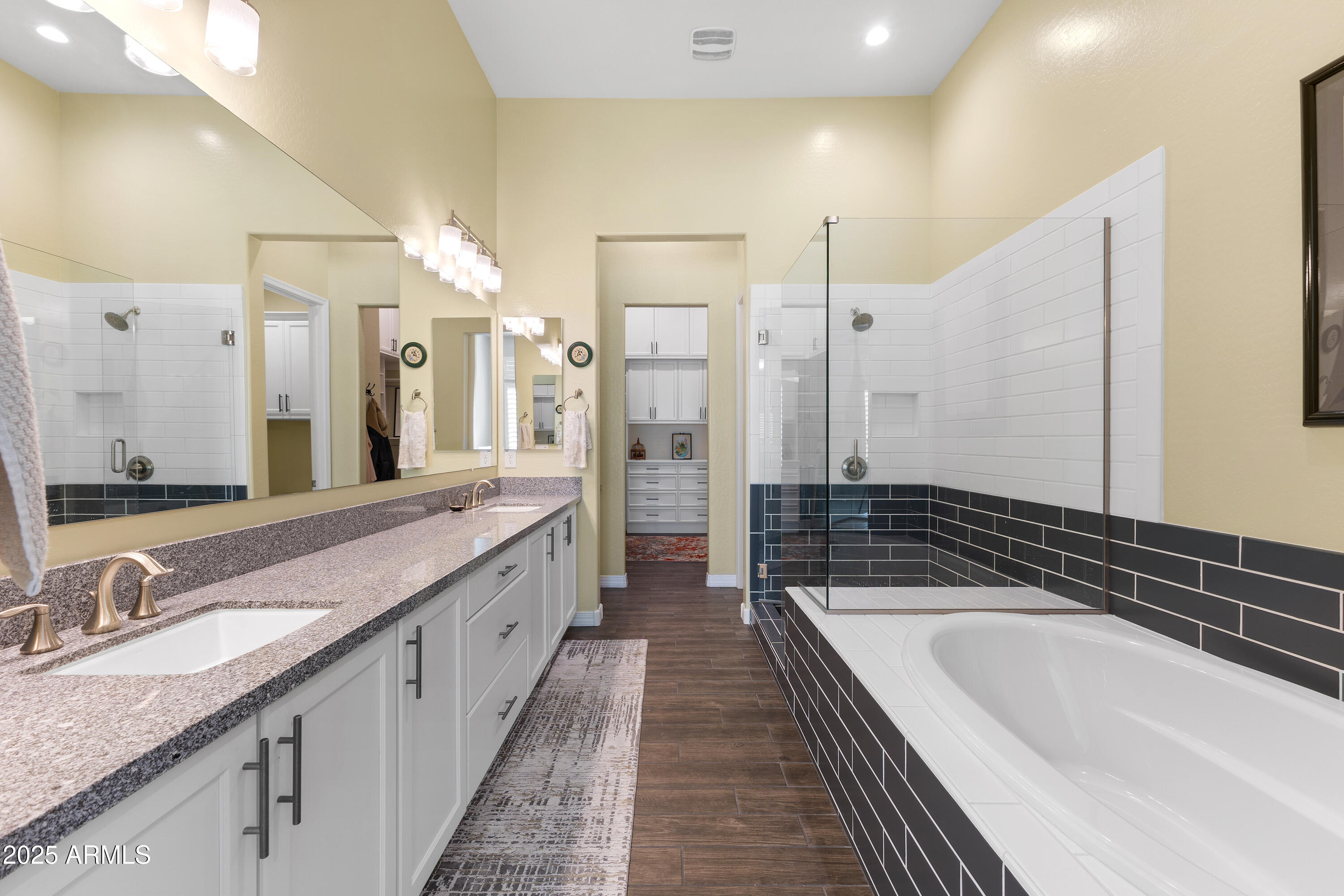 7463 E CASITAS DEL RIO Drive