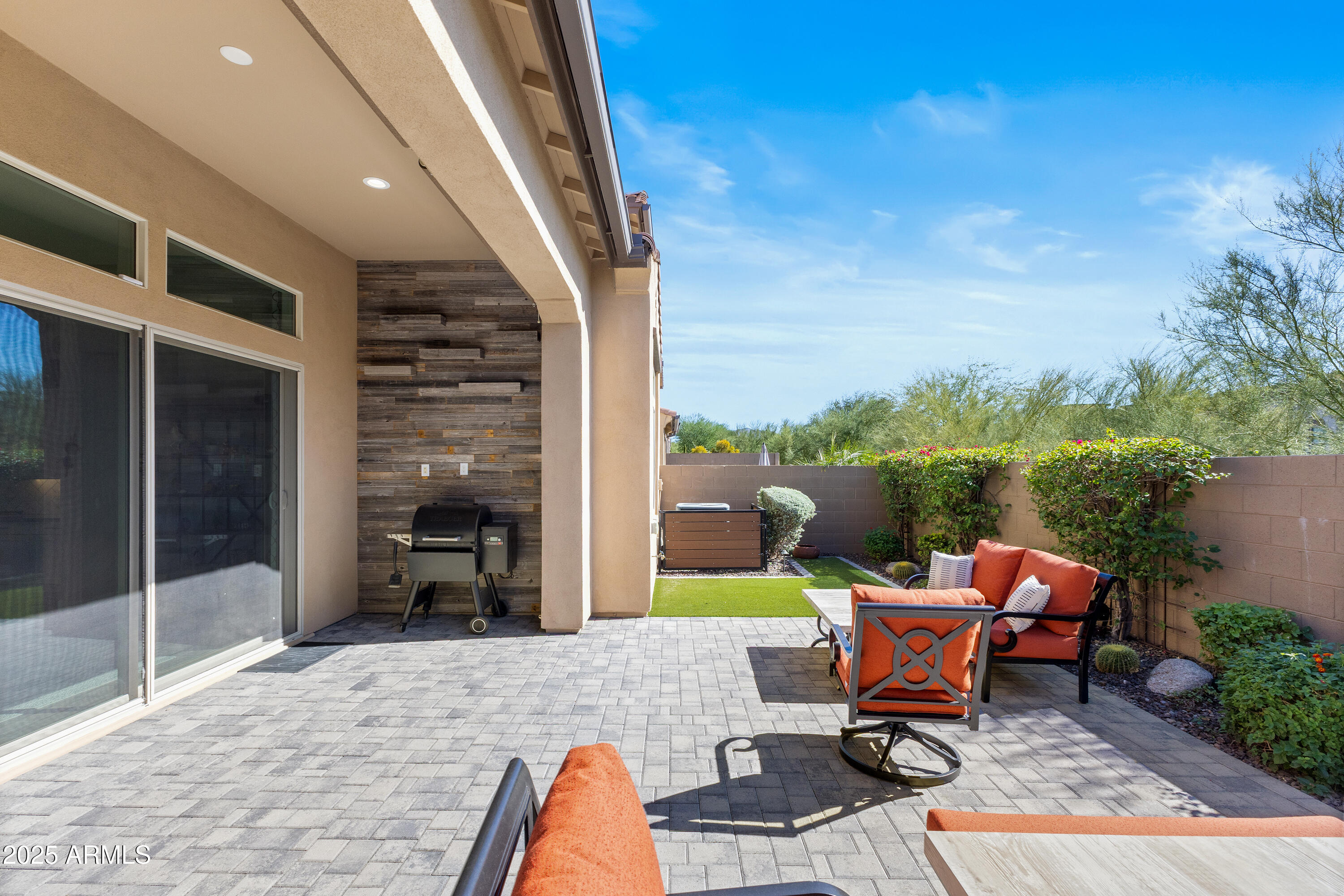 7463 E CASITAS DEL RIO Drive