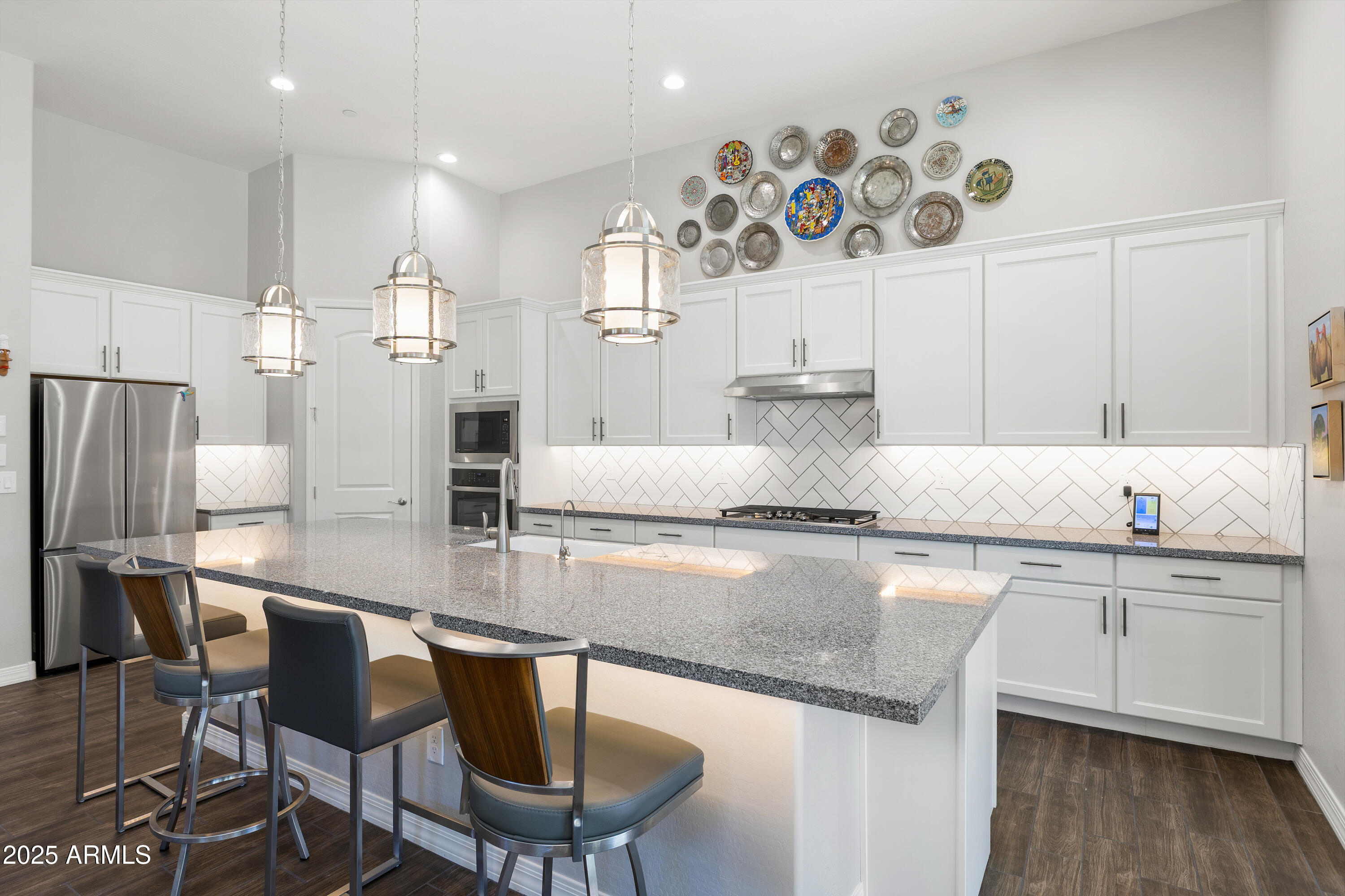 7463 E CASITAS DEL RIO Drive